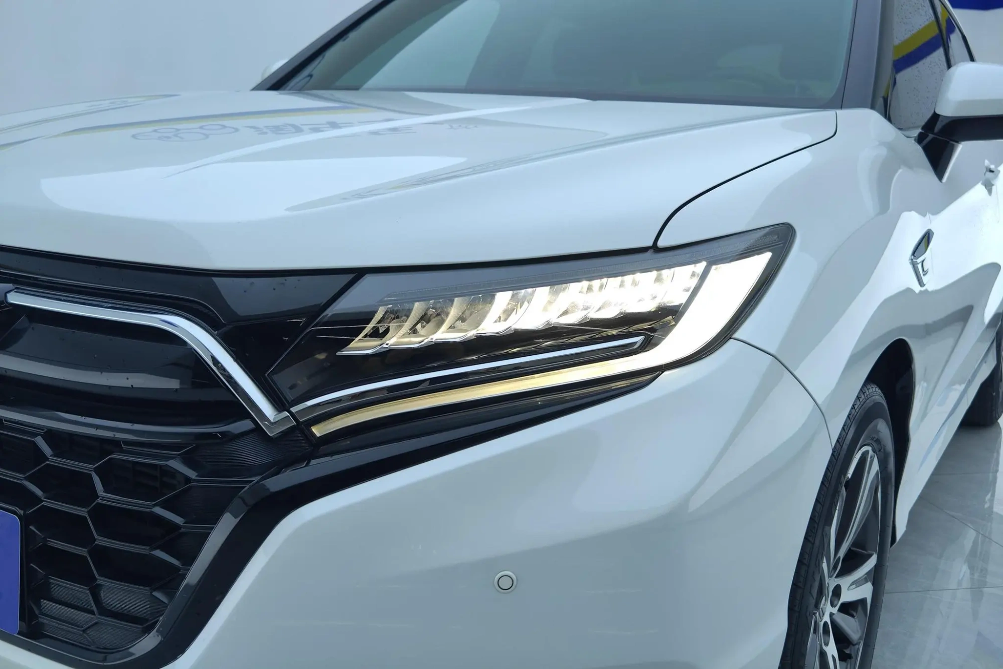 Honda Honda UR-V 240TURBO two-wheel drive Elegant version