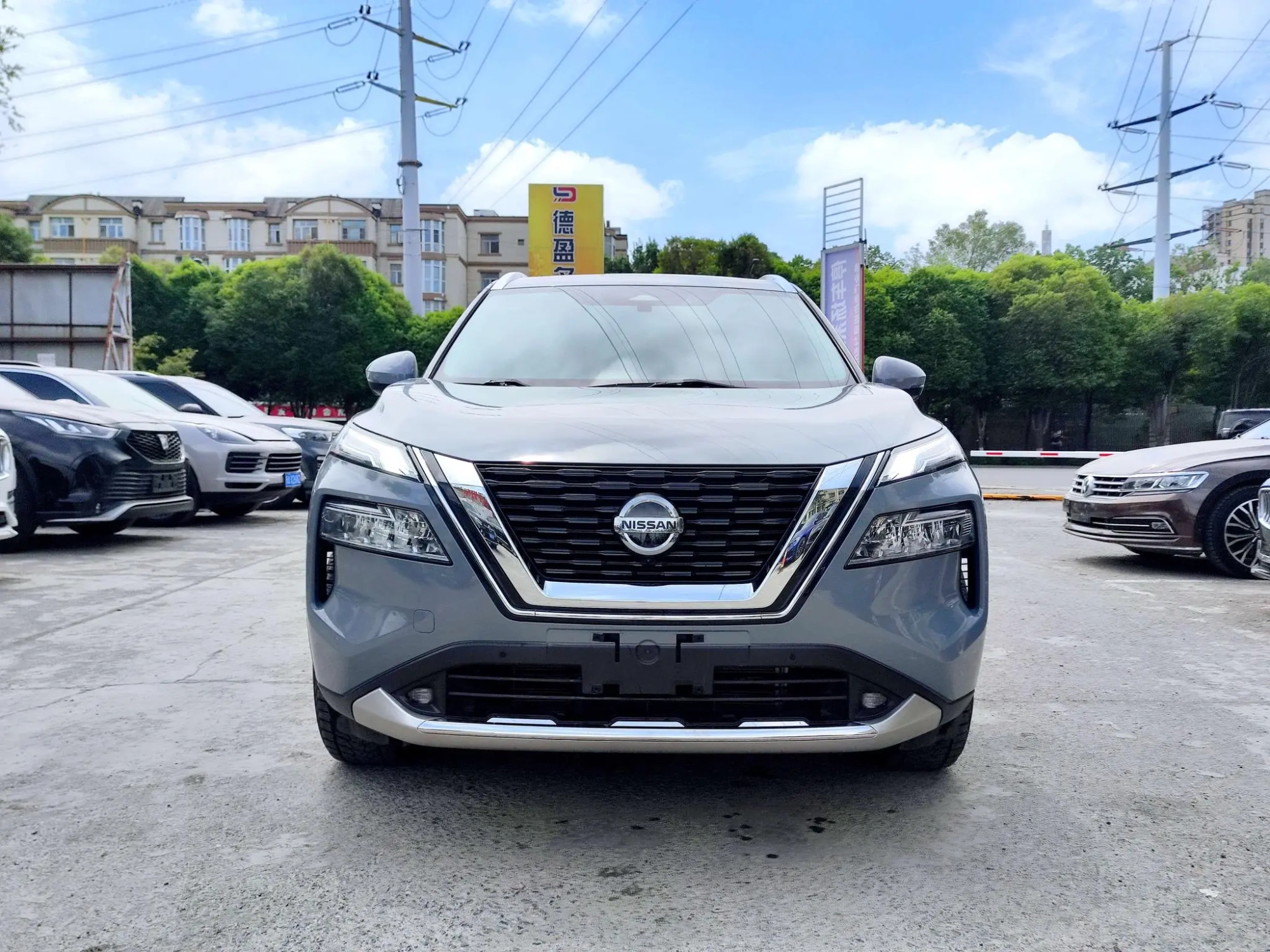 Nissan Qijun VC-Turbo 300 CVT 4WD Premium Edition 7 Seats