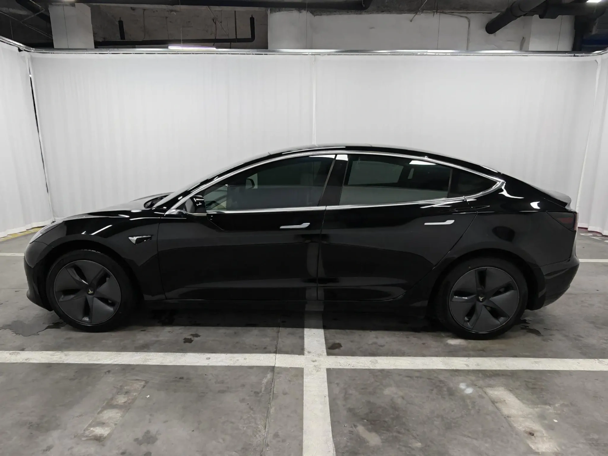 Tesla Model 3 Upgraded version of standard battery life rear drive