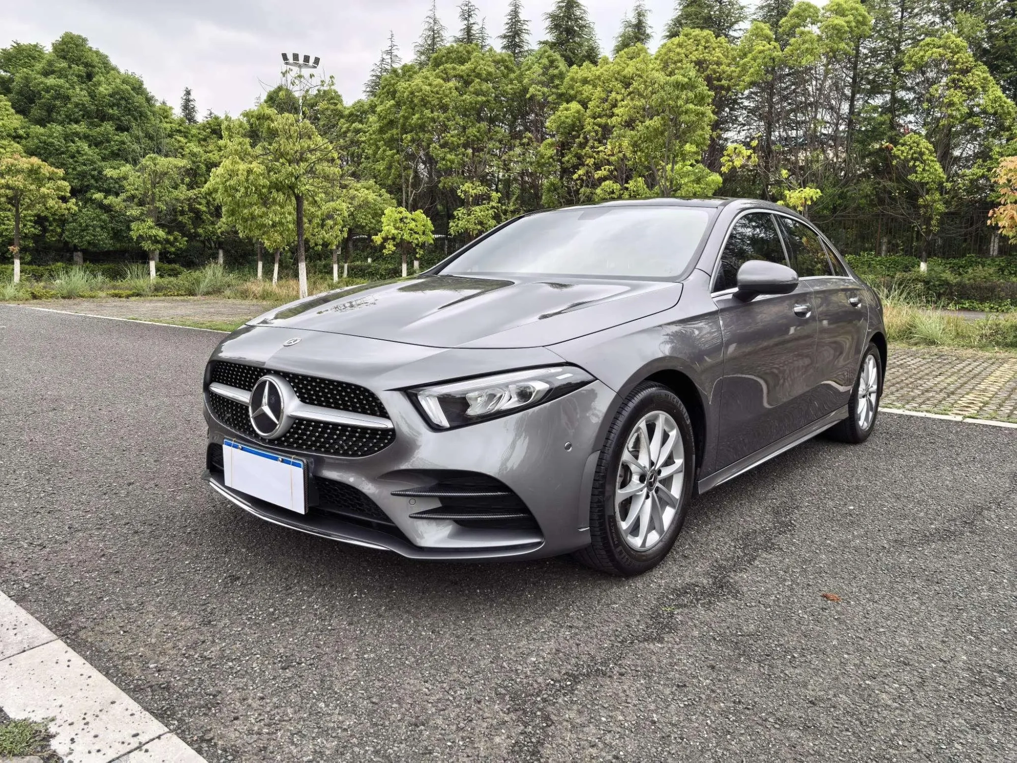 Mercedes-Benz Mercedes-Benz A-class Facelift A 200 L sports sedan fashion version