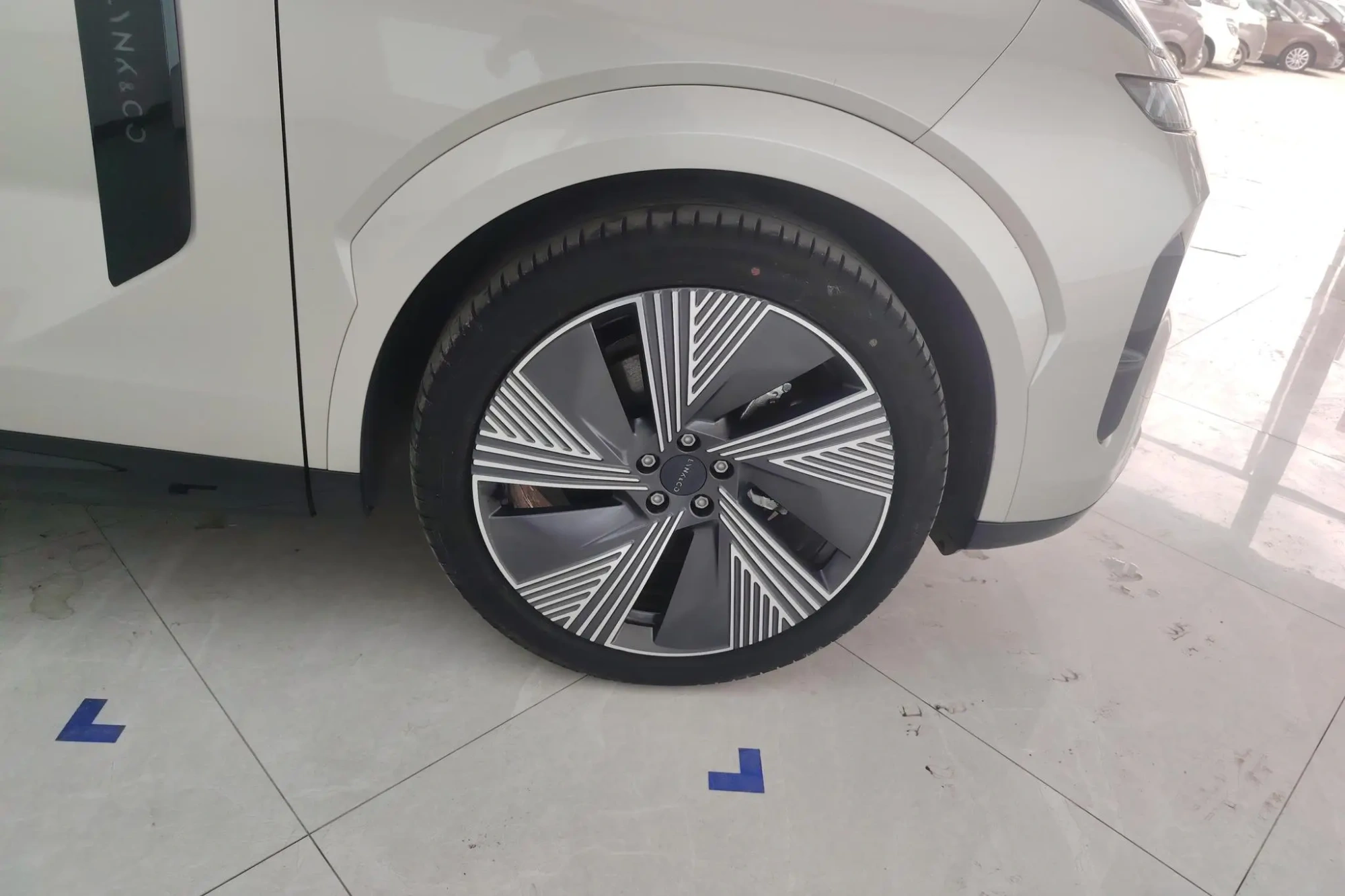 LYNK & CO Lynk & Co. 08 EM-P 120 long battery life Halo