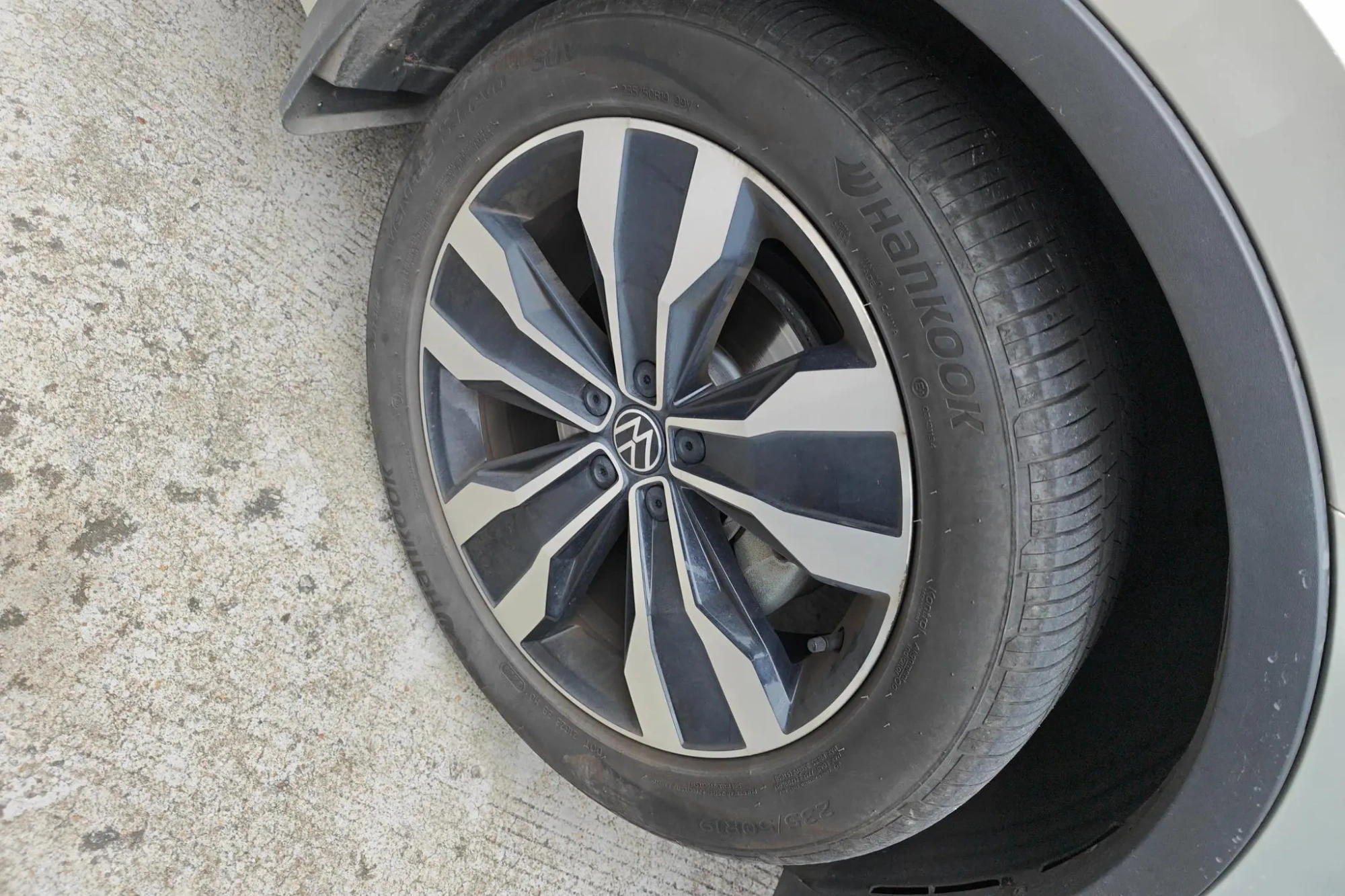 Volkswagen Tiguan L 330TSI two-wheel drive R-Line Premium edition