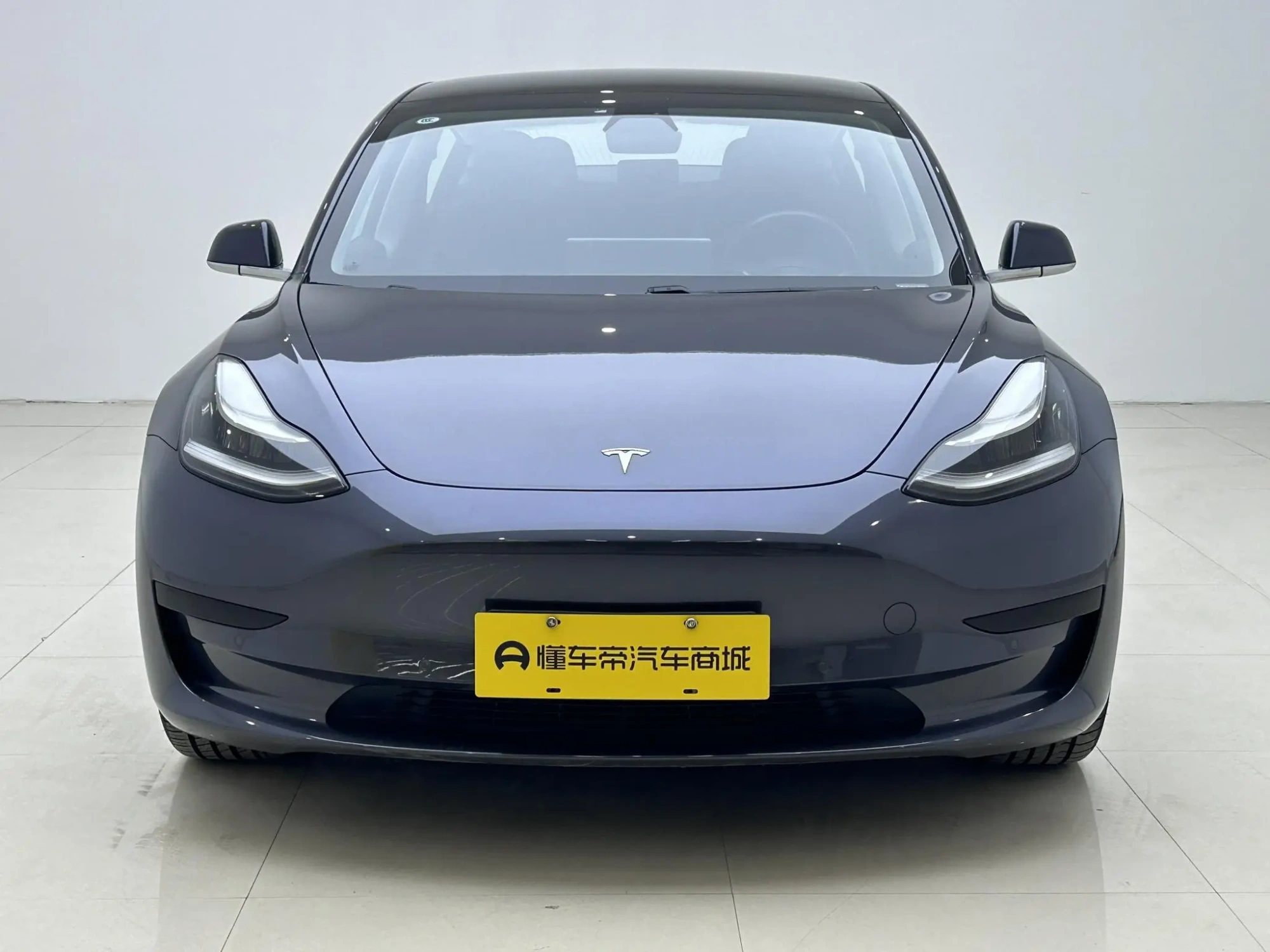 Tesla Model 3 Upgraded version of standard battery life rear drive