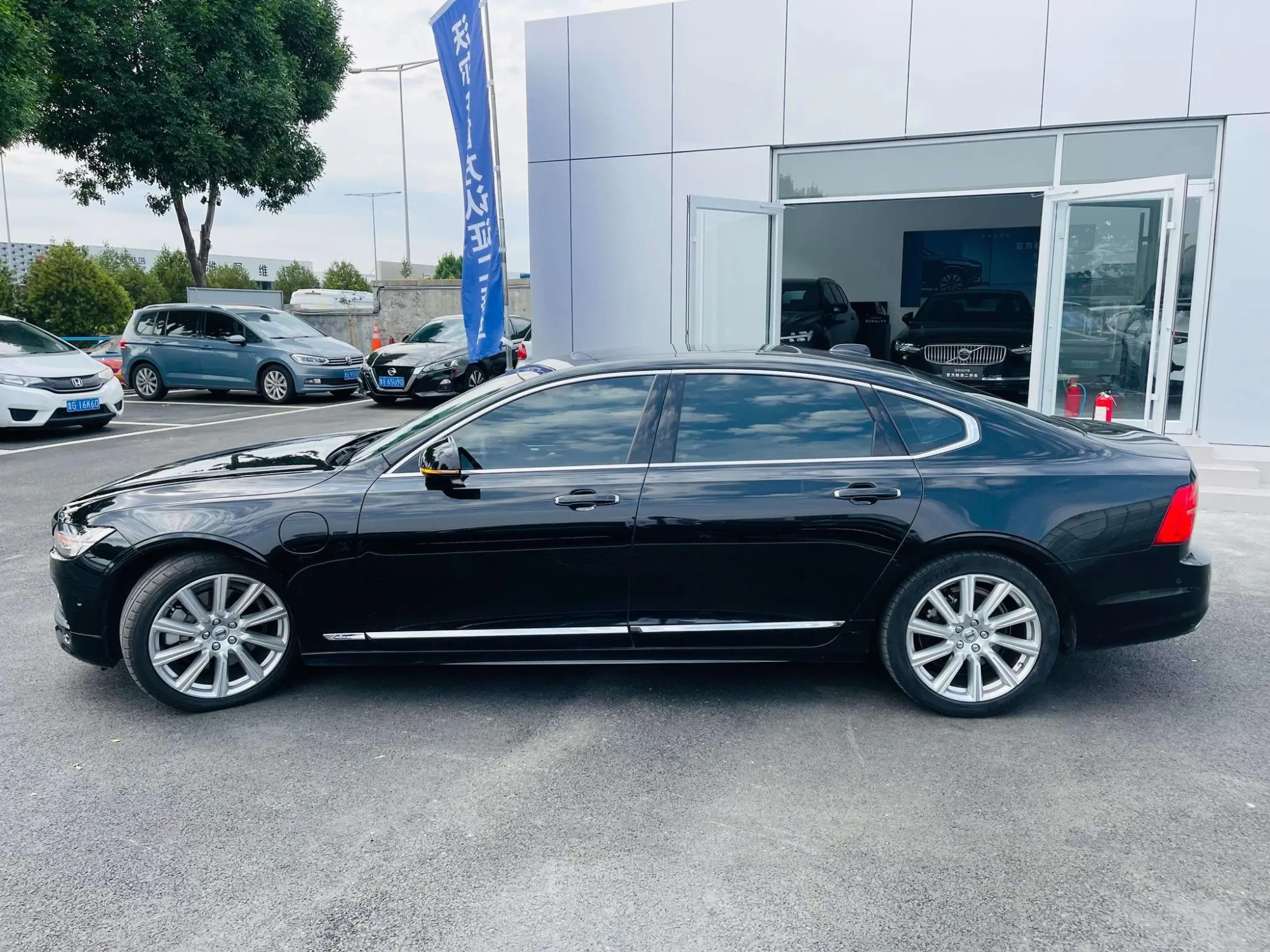 Volvo Volvo S90 PHEV T8 E-drive hybrid Zhiya Edition Country V