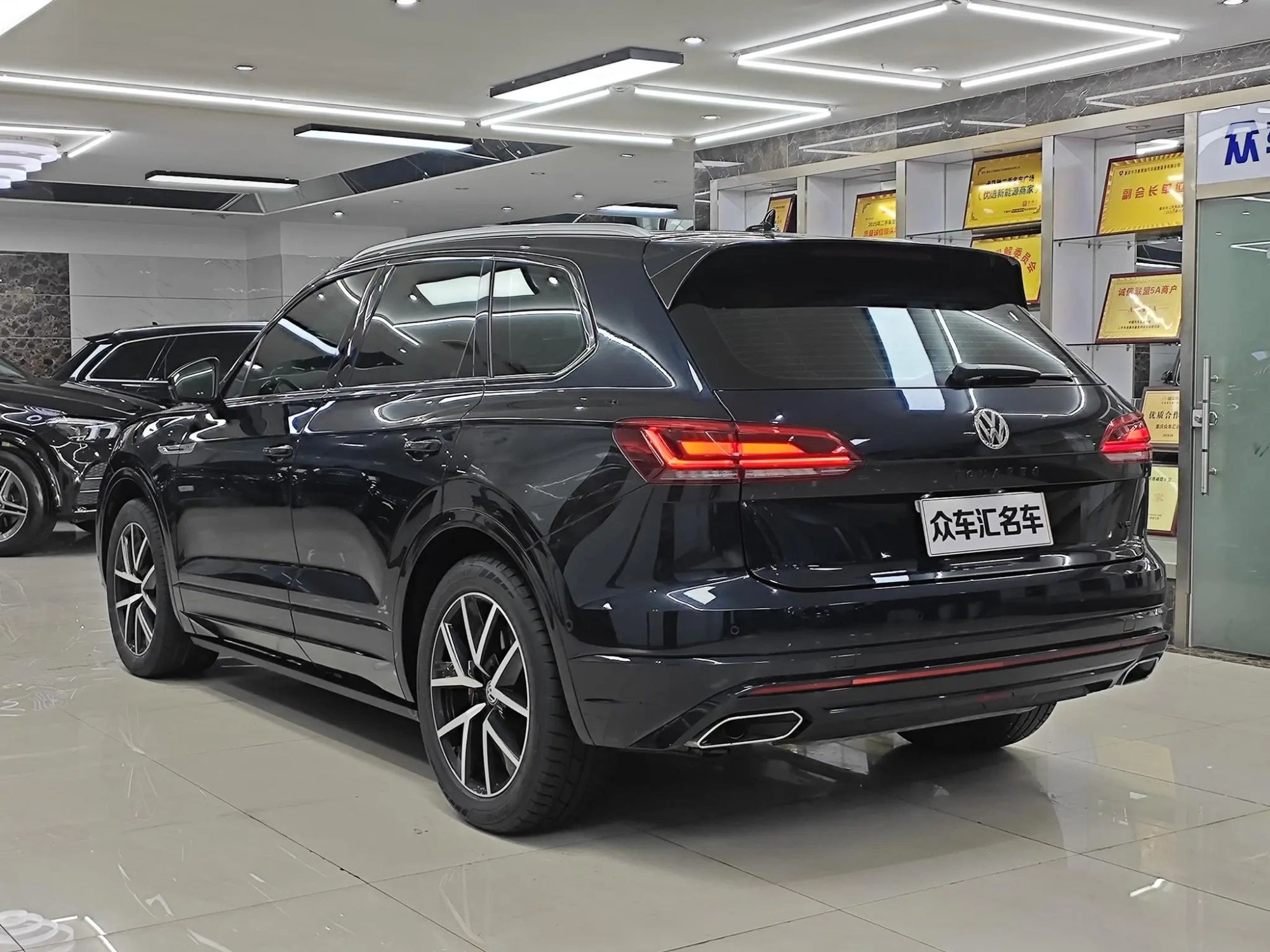 Volkswagen Touareg 3.0 TSI Sharp Front Version Country VI