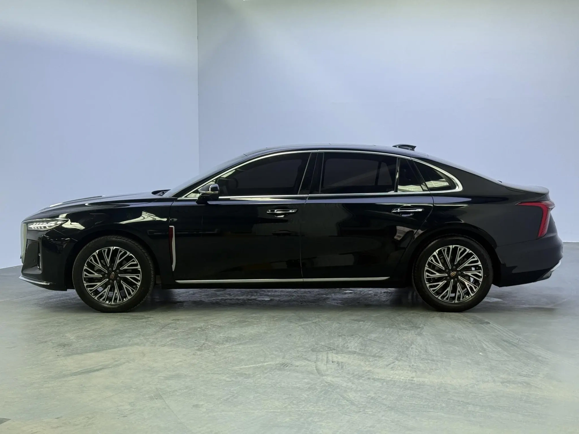 Hongqi Hongqi H5 2.0T Automatic Zhilian Qichang Version