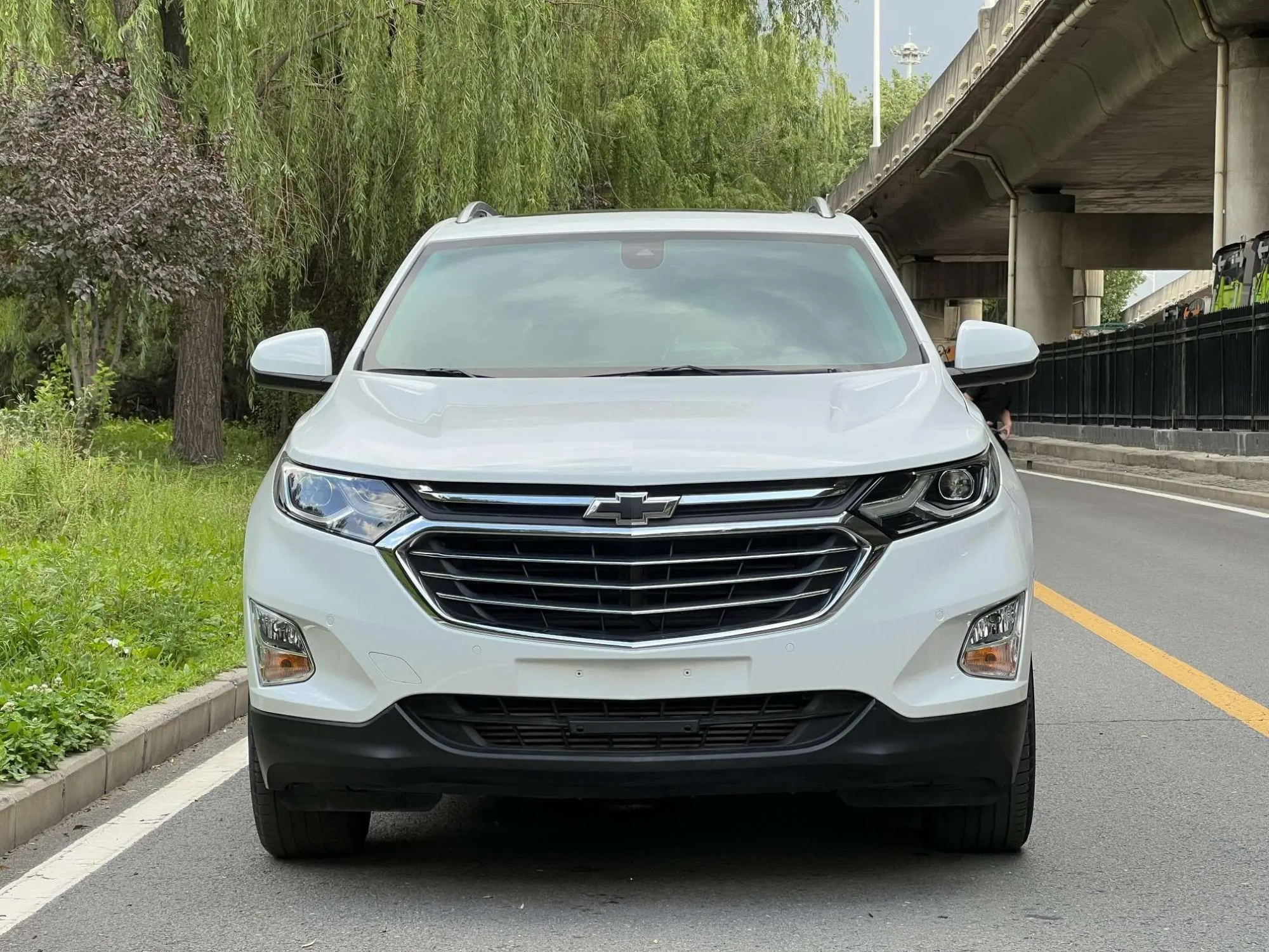 Chevrolet Explorer 550T automatic four-wheel drive crossover edition