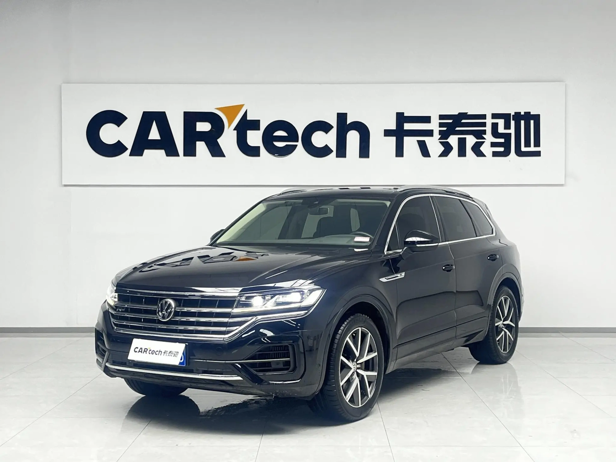 Volkswagen Touareg 3.0 TSI Sharp Front Version Country V