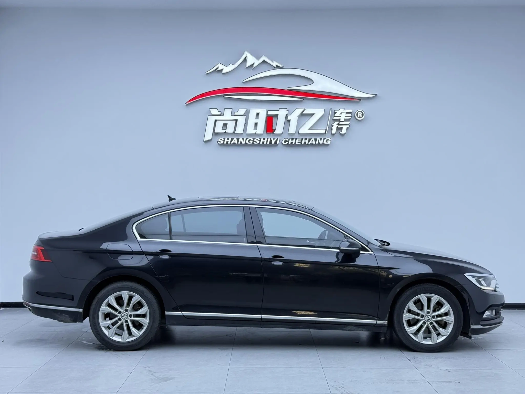 Volkswagen Magotan 330TSI DSG Luxury Country VI