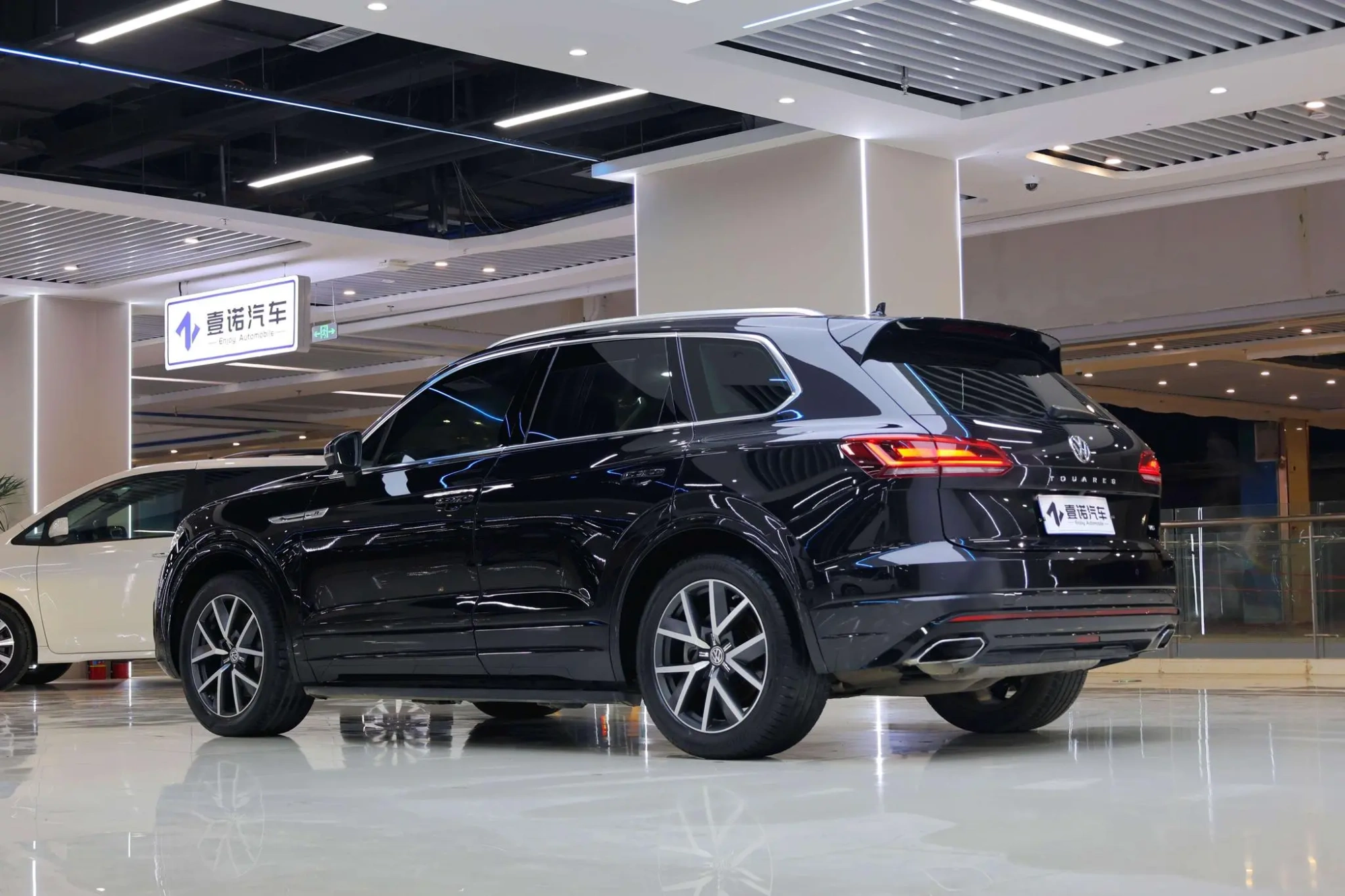 Volkswagen Touareg 3.0 TSI Sharp Front Version Country VI