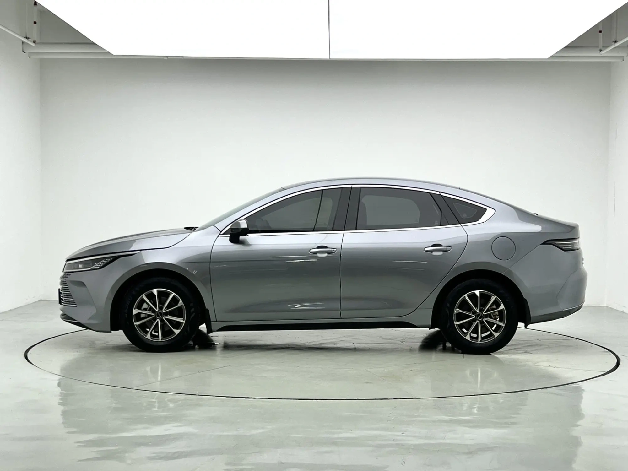 BYD Destroyer 05 DM-i Champion Edition 55KM Luxury