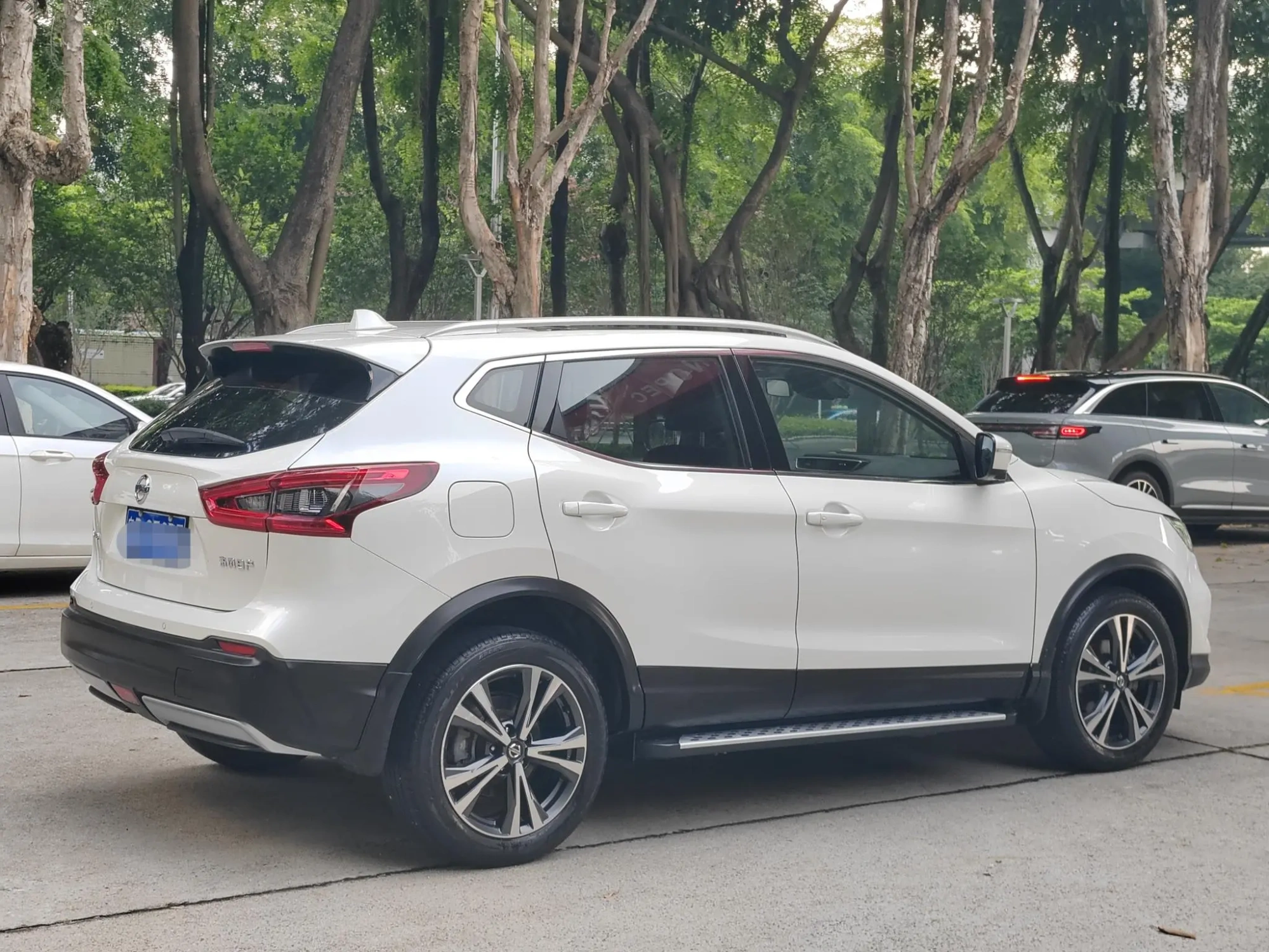 Nissan Qashqai 2.0 L XV Prem Deluxe Edition