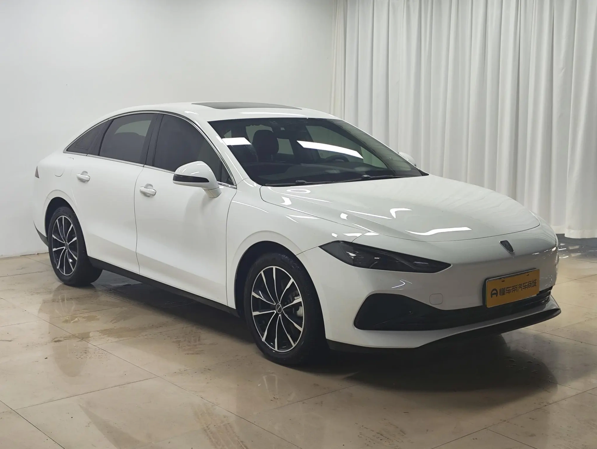 Roewe Roewe D7 DMH 125 World Championship Edition