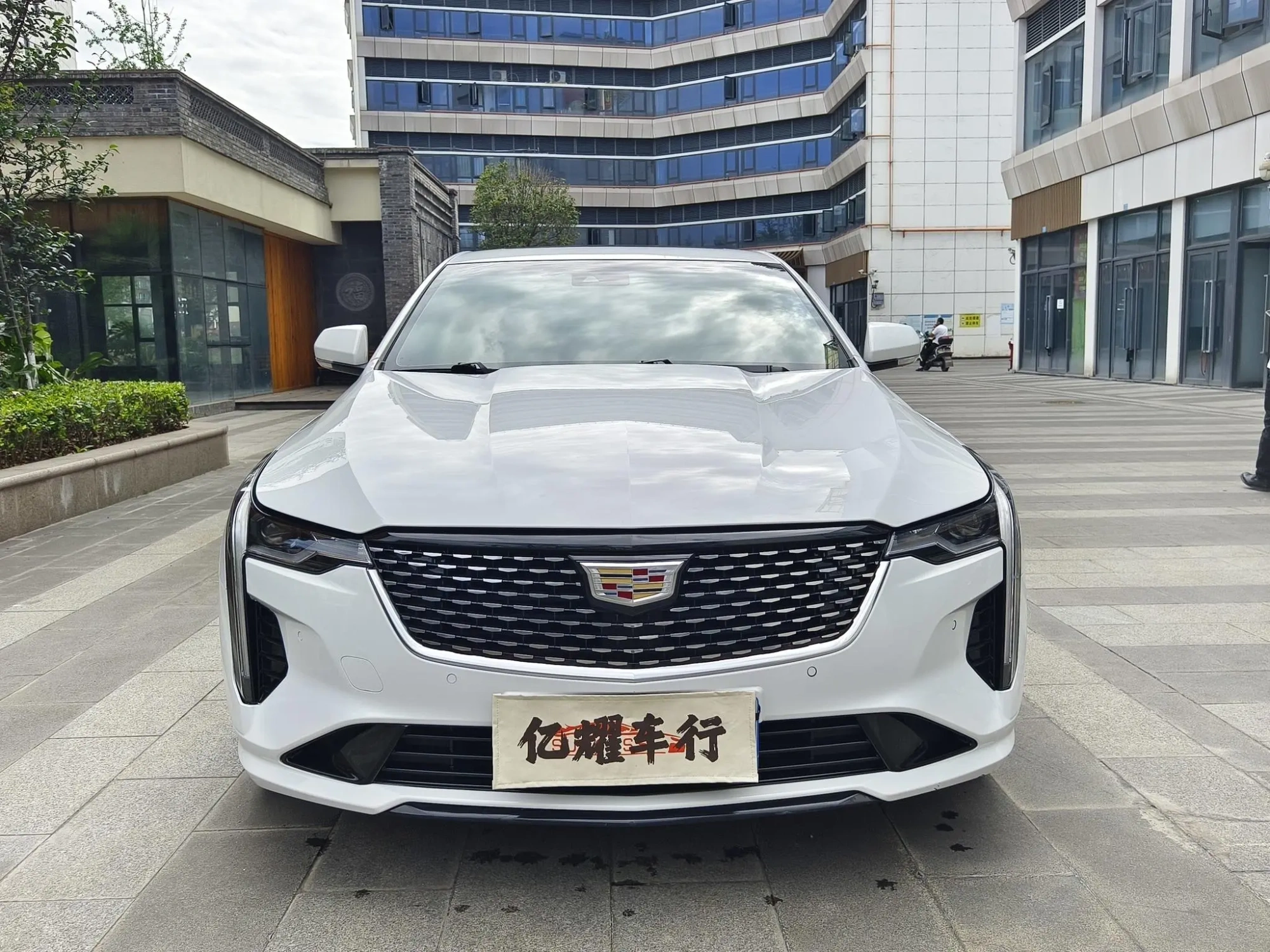 Cadillac Cadillac CT4 28T luxury