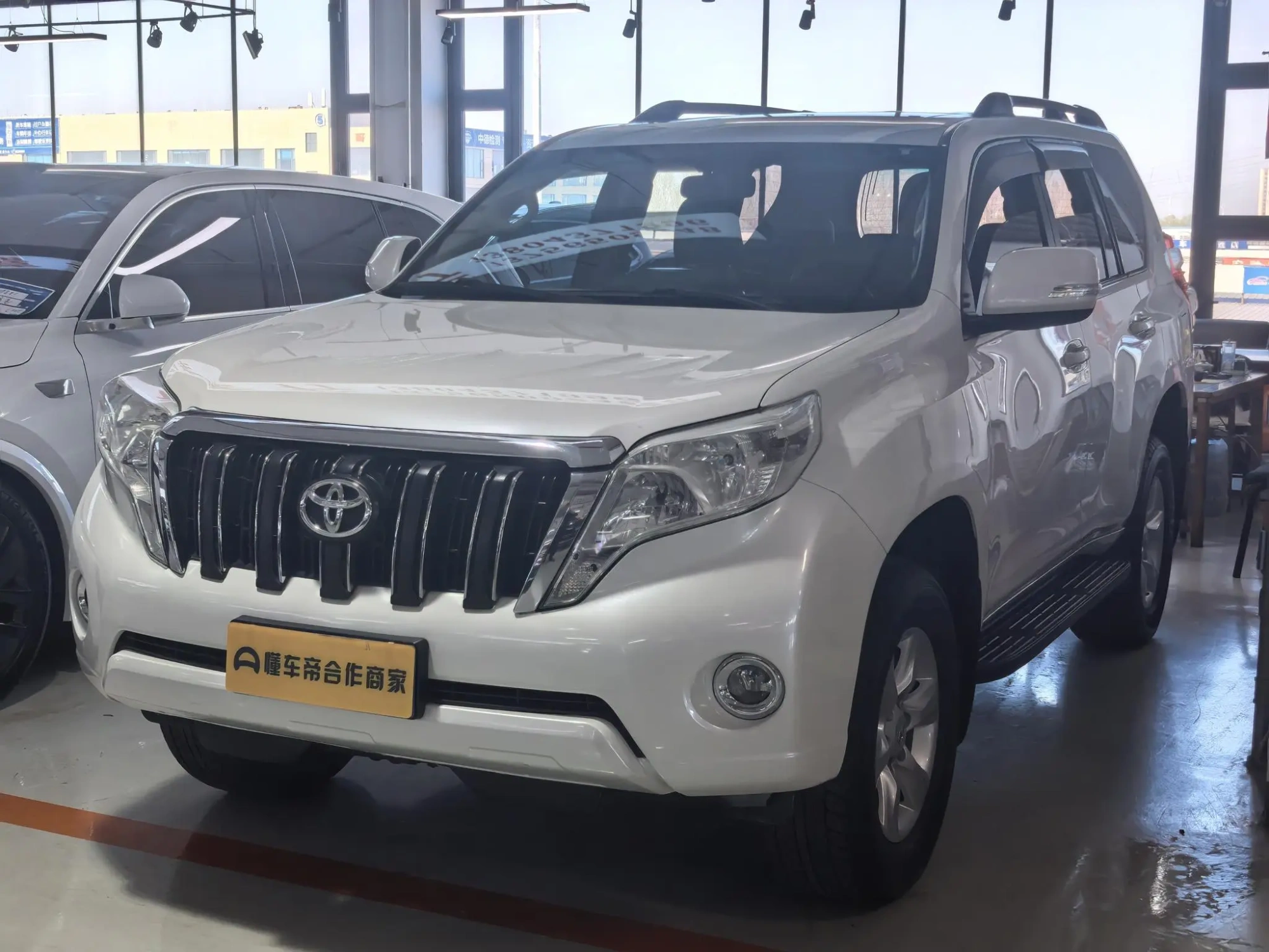 TOYOTA Prado 2.7L automatic standard version