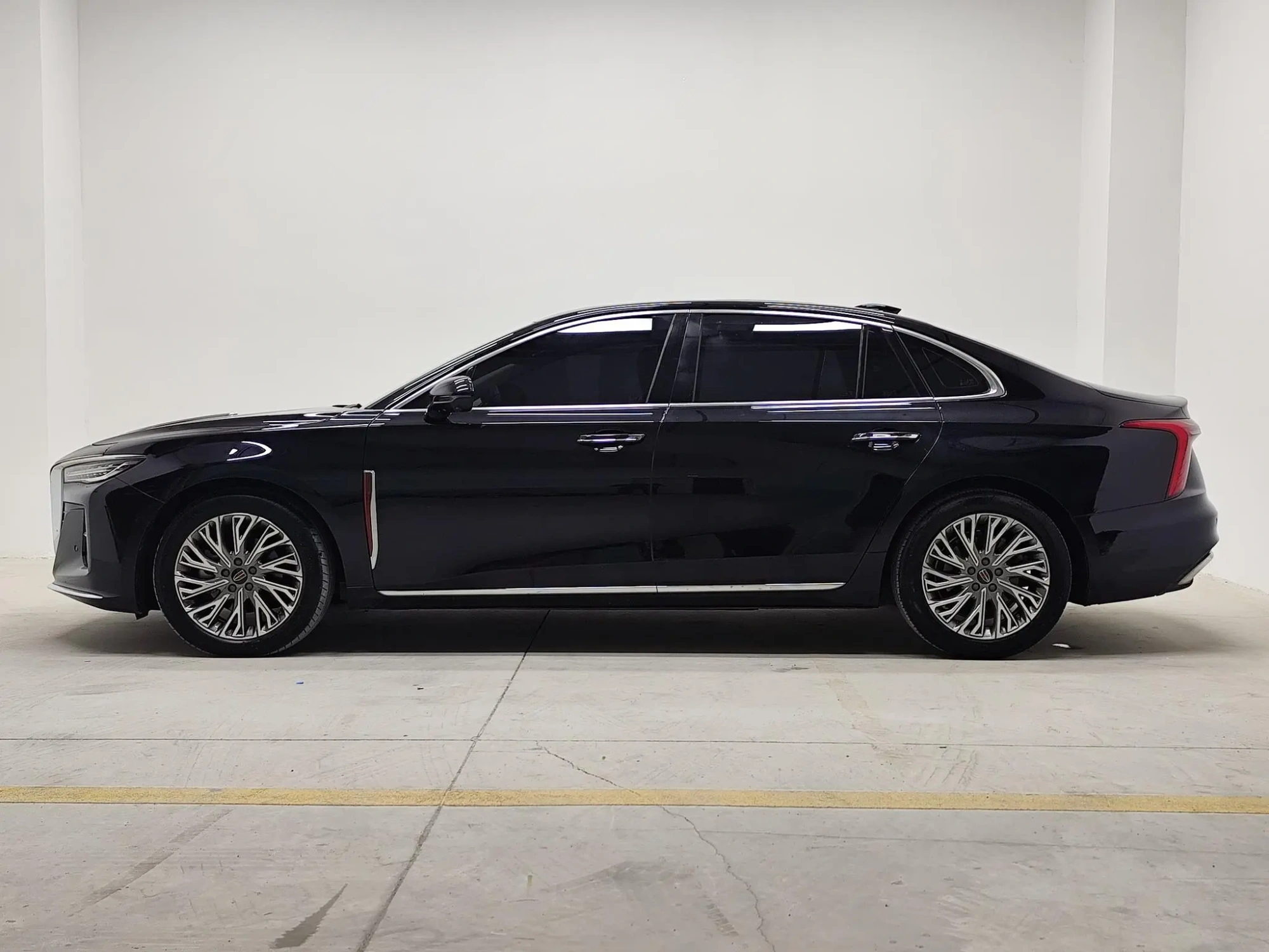 Hongqi Hongqi H5 2.0T Automatic Zhilian Qichang Version
