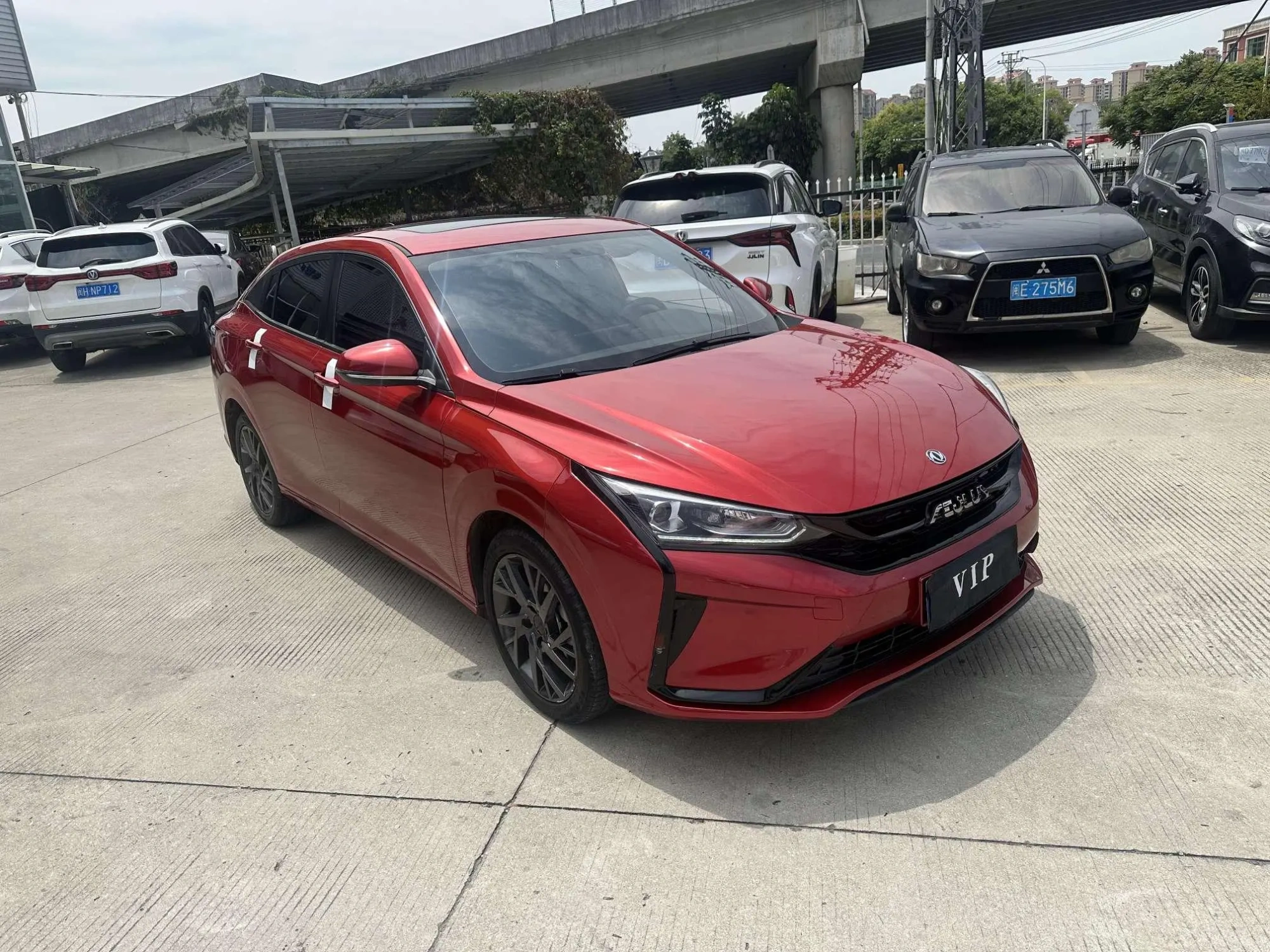 Dongfeng Fengshen Yi Hyun 230T automatic dazzling Track Rider Version