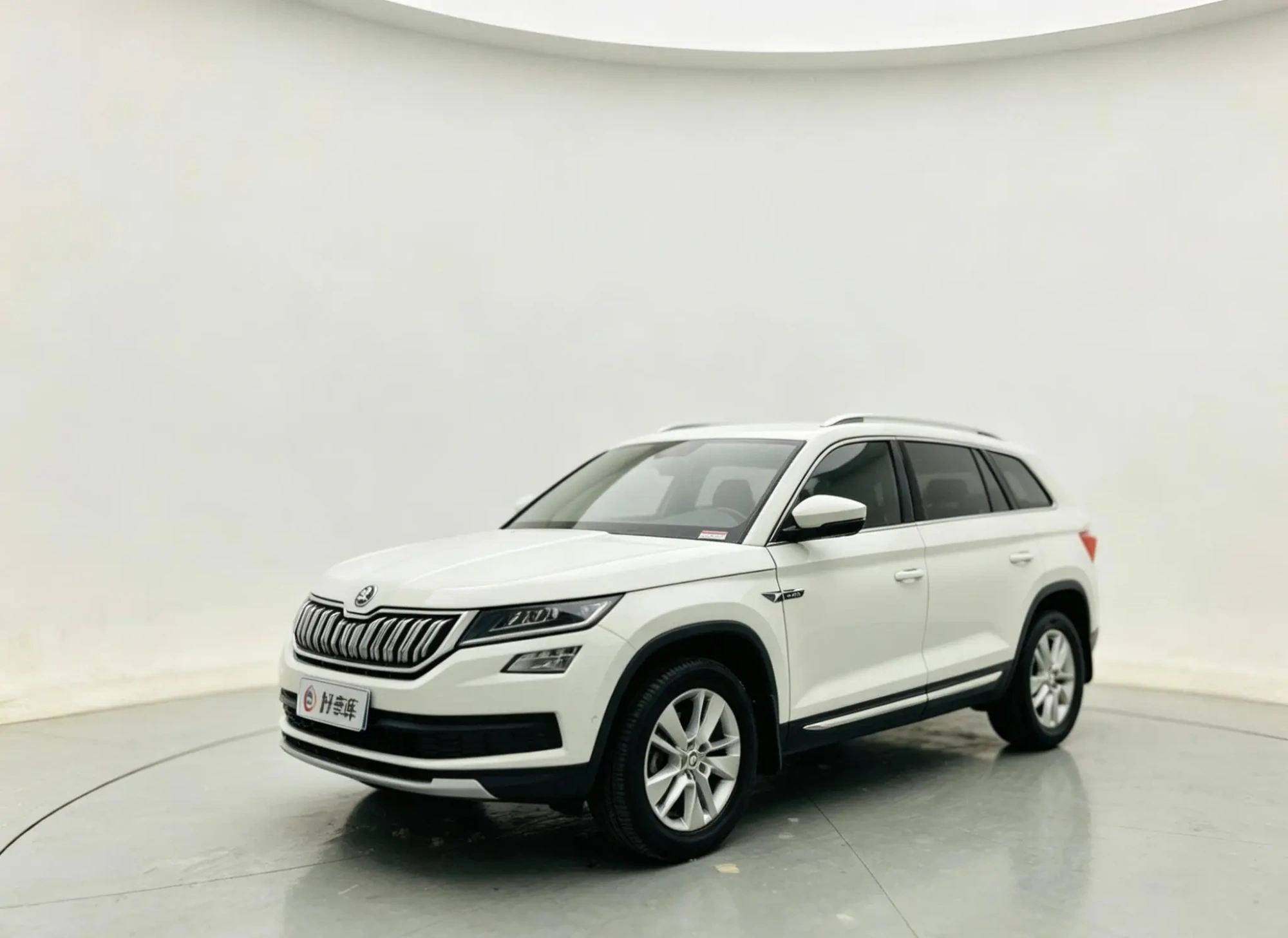 Skoda Kodiak Facelifted ZI330 5-seater two-wheel drive luxury premium edition Country VI
