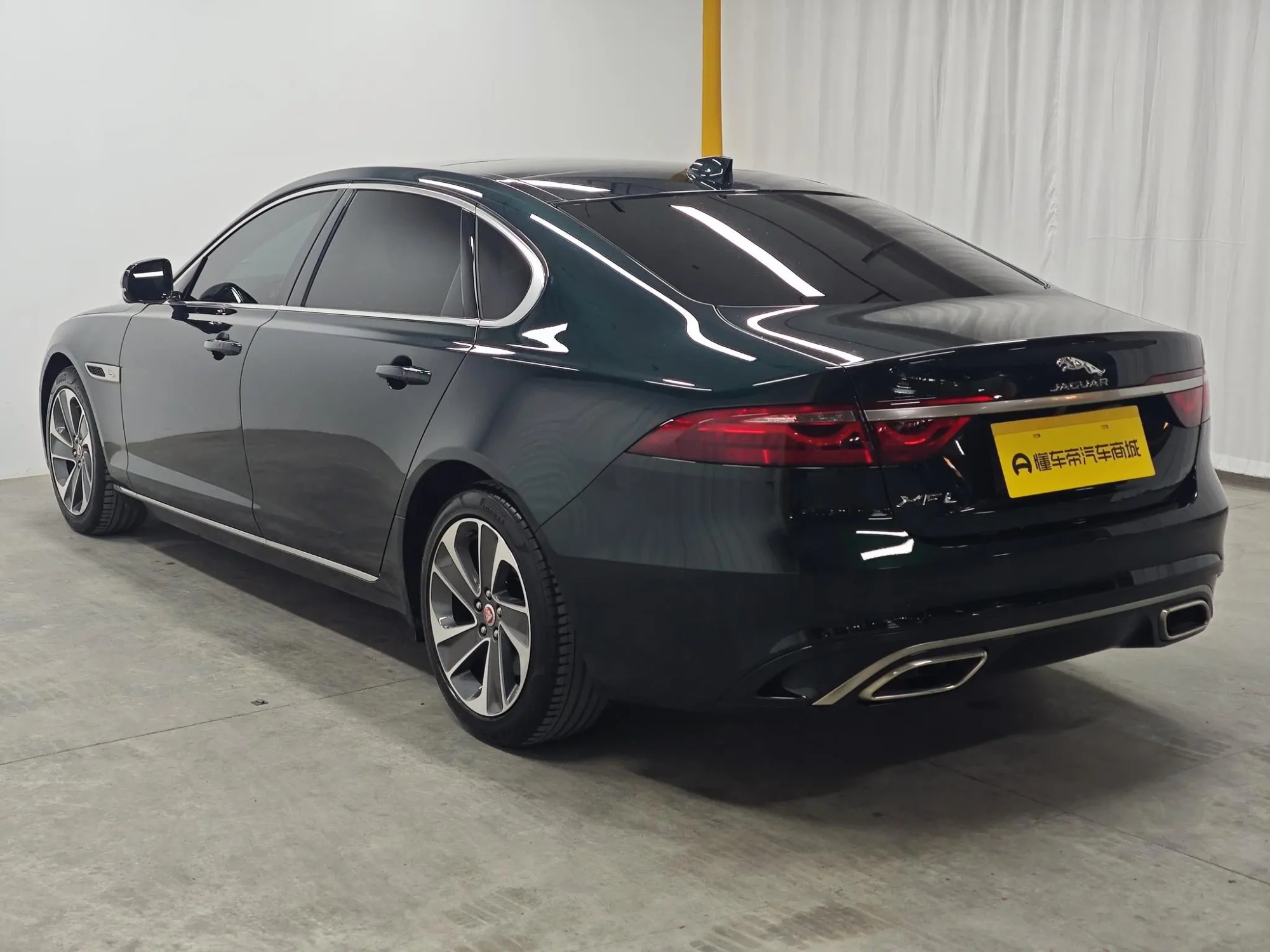Jaguar Jaguar XFL 2.0T P200 two-wheel drive Elite Deluxe Edition