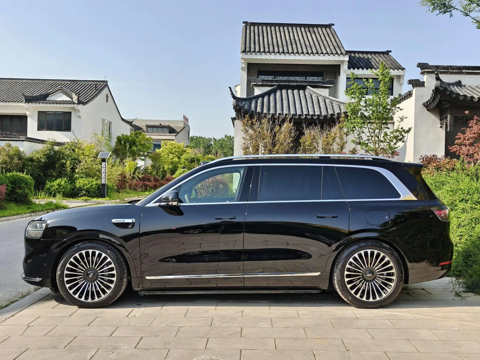 AITO Ask the world M9 Extended range Ultra six-seater version