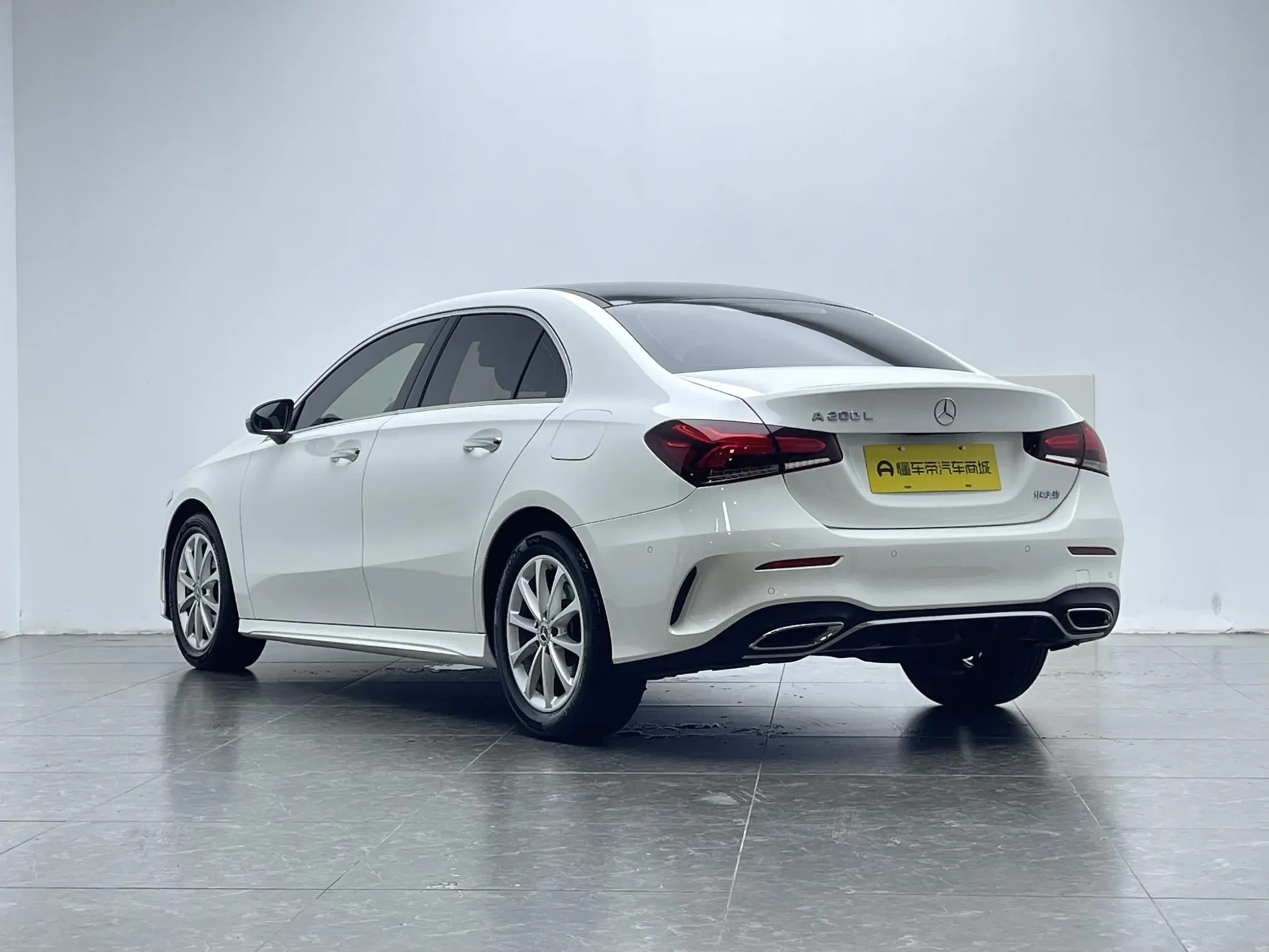 Mercedes-Benz Mercedes-Benz A-class A 200 L sports sedan fashion Version