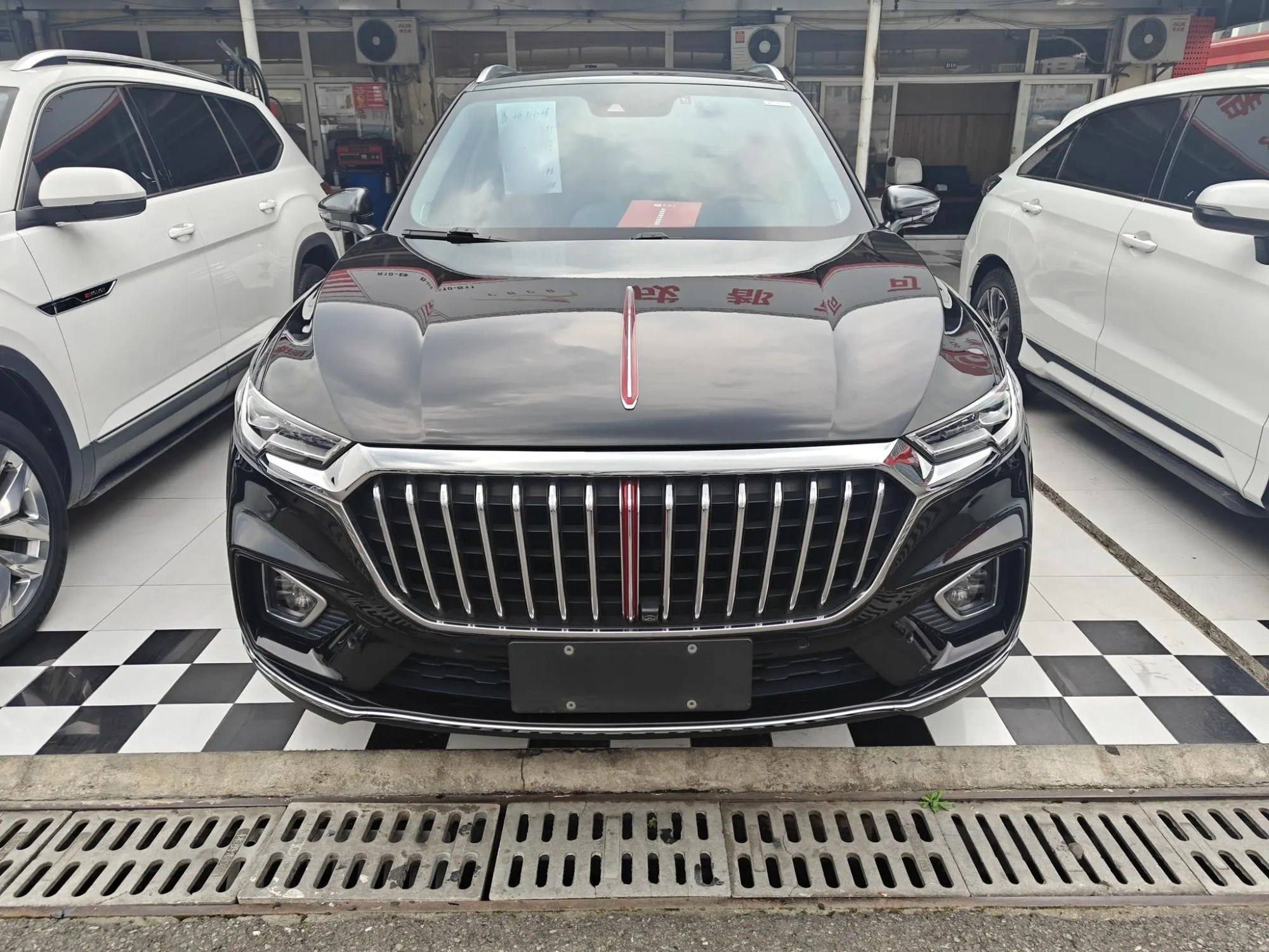 Hongqi Hongqi HS5 2.0T Zhilian flag collar four-wheel drive version