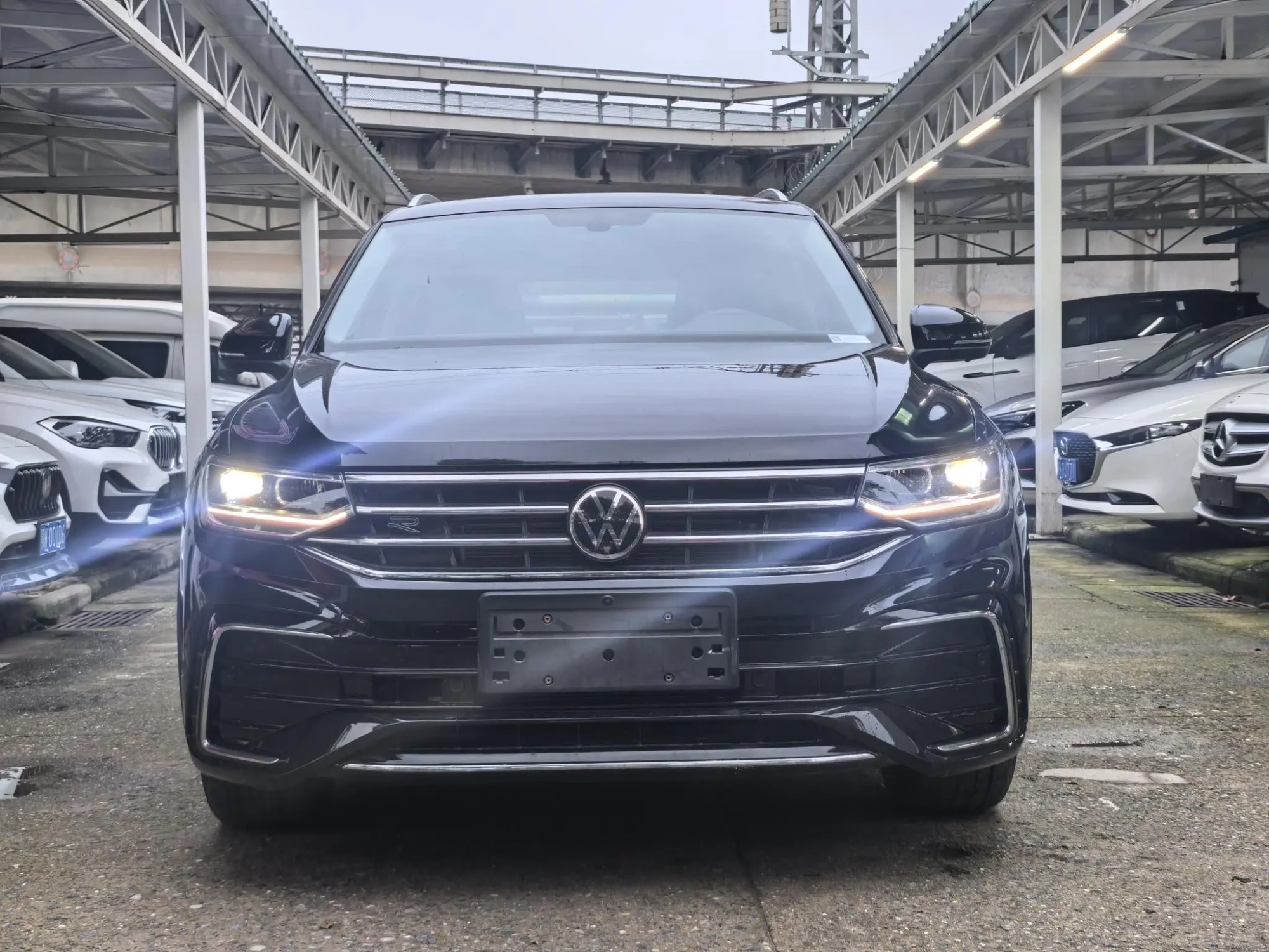 Volkswagen Tiguan L Outstanding 330TSI two-wheel drive R-Line Longyao version