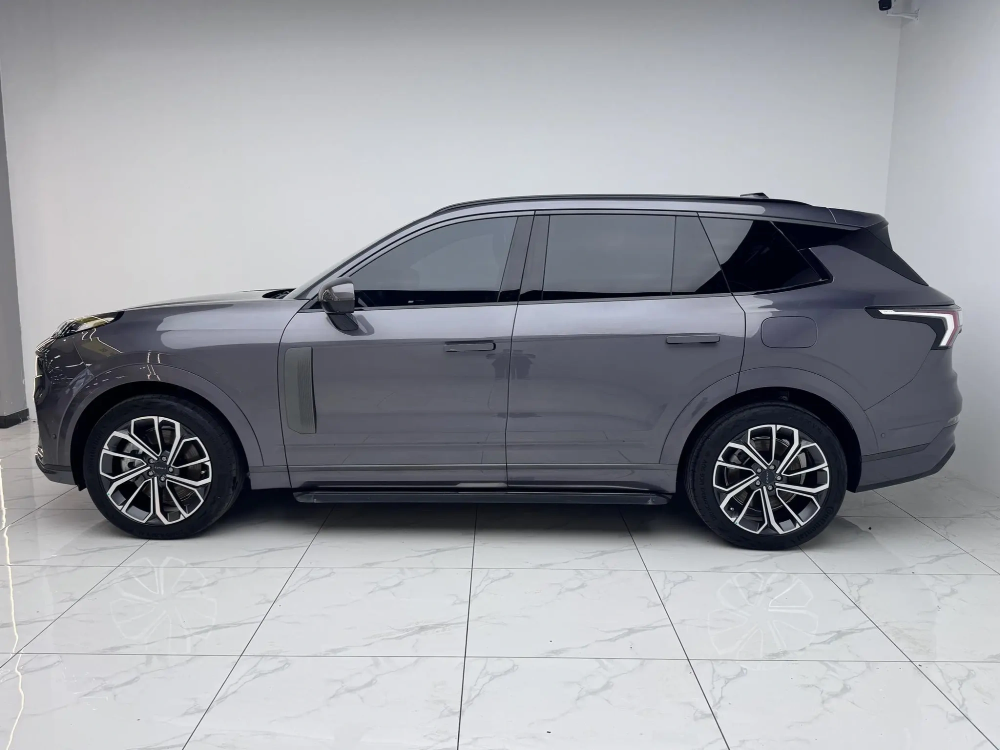 LYNK & CO Lynk &Co. 09 EM-P EM-P 2.0 TD Voyage Edition Six-seater PM