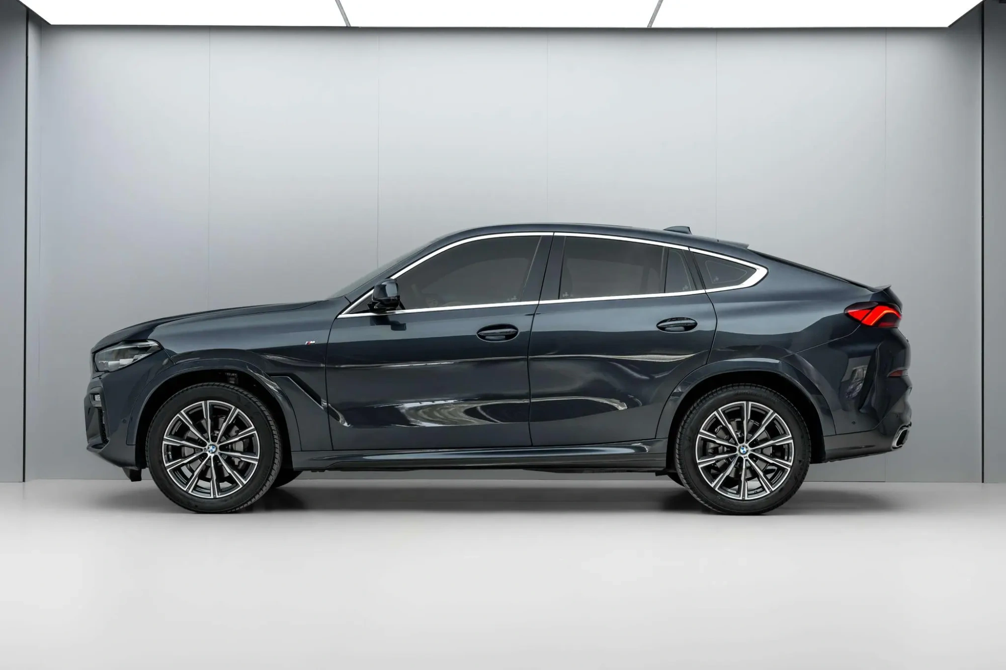 BMW BMW X6 xDrive30i M sports suit