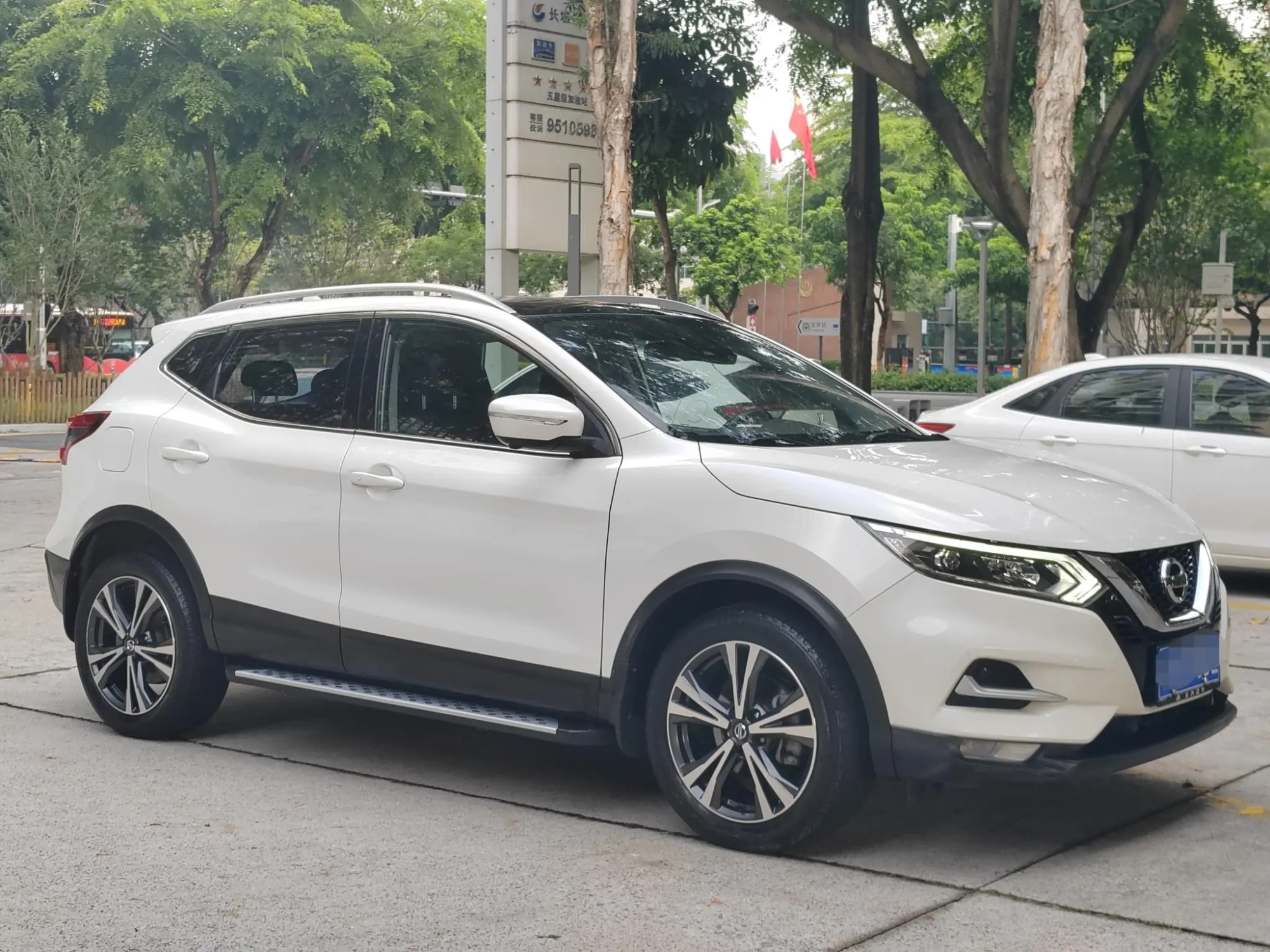 Nissan Qashqai 2.0 L XV Prem Deluxe Edition