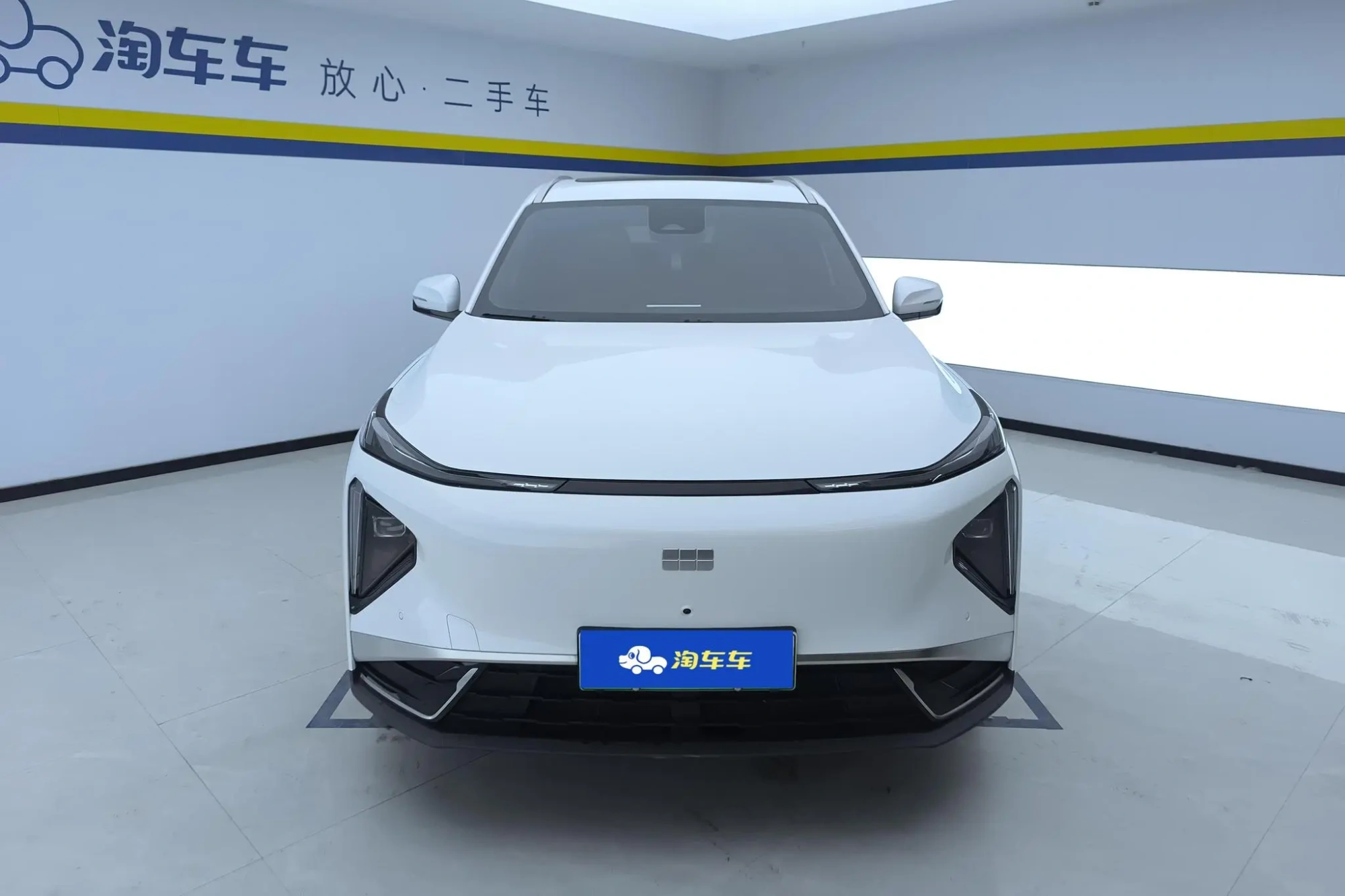 Geely Galaxy Galaxy L7 1.5L EM-i 115km Discovery+ version