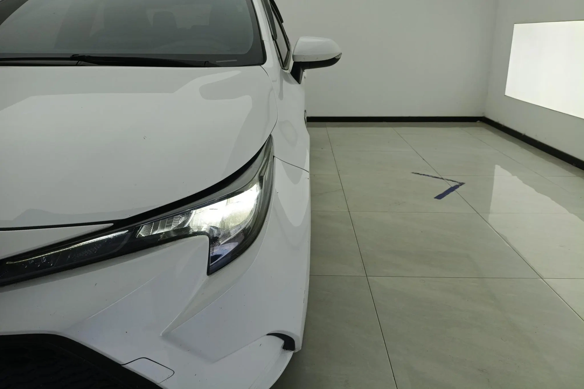 TOYOTA Lei Ling Dual engine 1.8H E-CVT Leading version