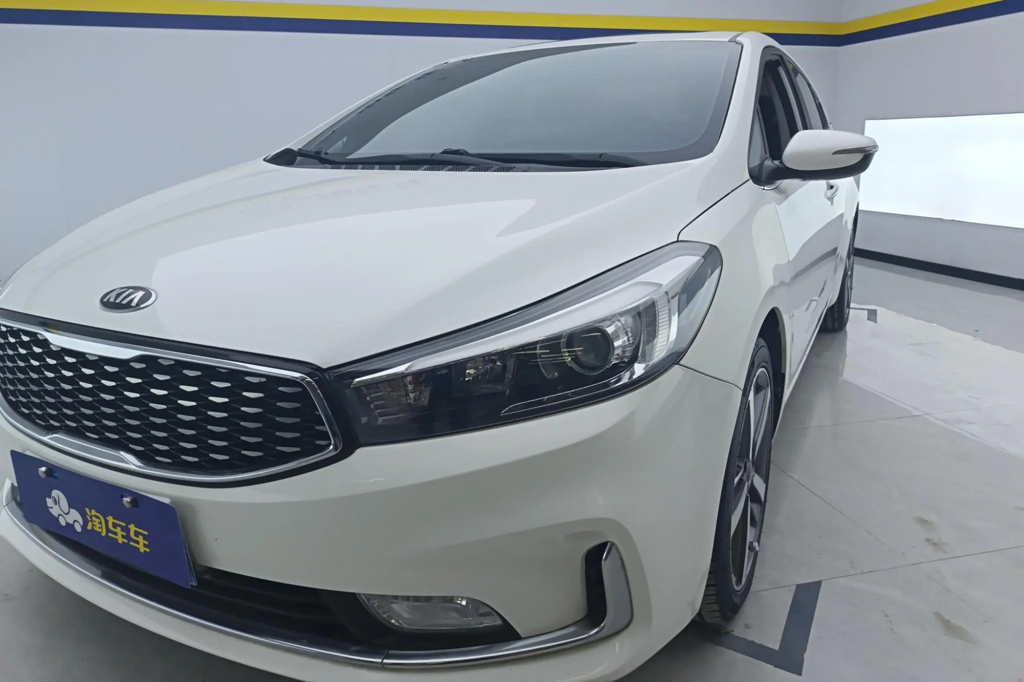Kia Kia K3 1.6L automatic 15th Anniversary Special Edition GLS