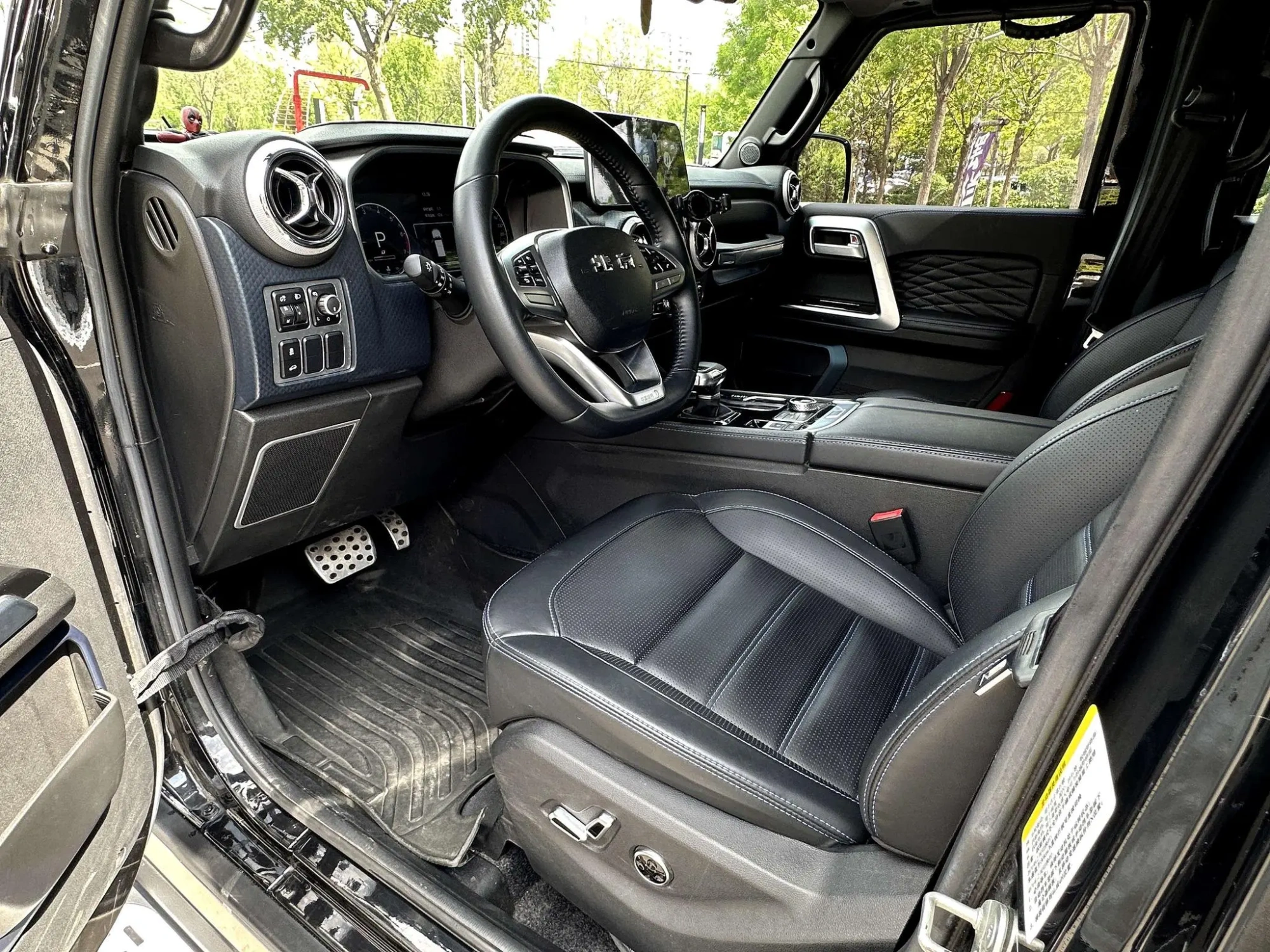 Beijing Beijing off-road BJ40 2.0T automatic four-wheel drive City Hunter edition knight type