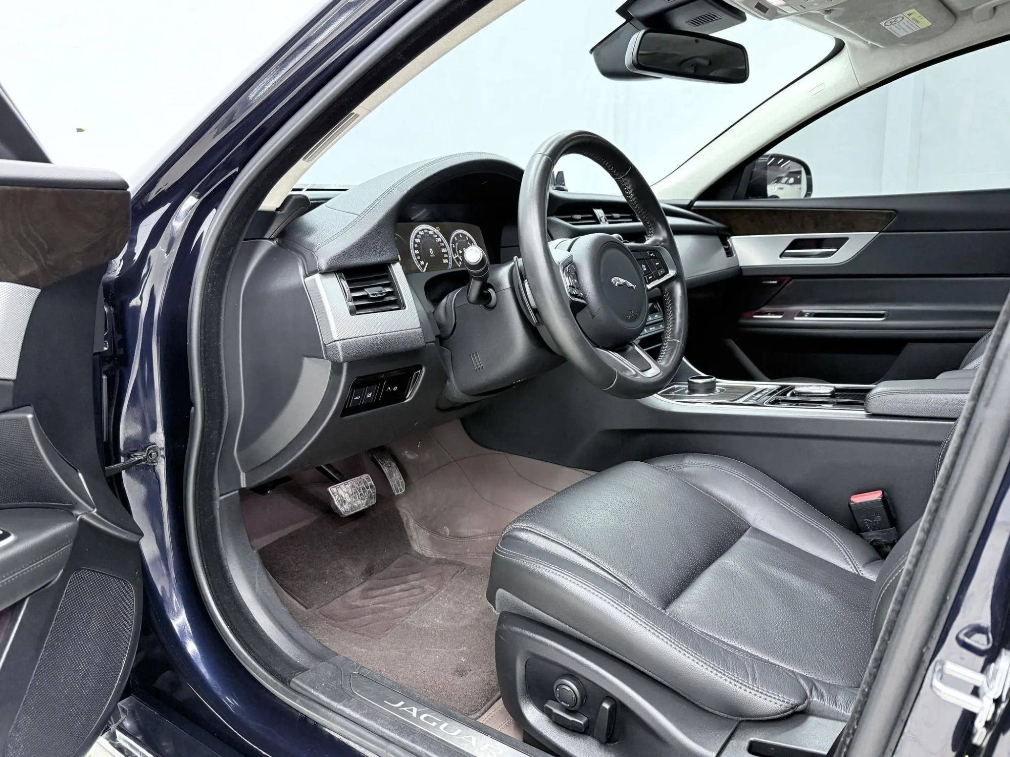Jaguar Jaguar XFL 2.0T P250 four-wheel drive Exclusive Edition