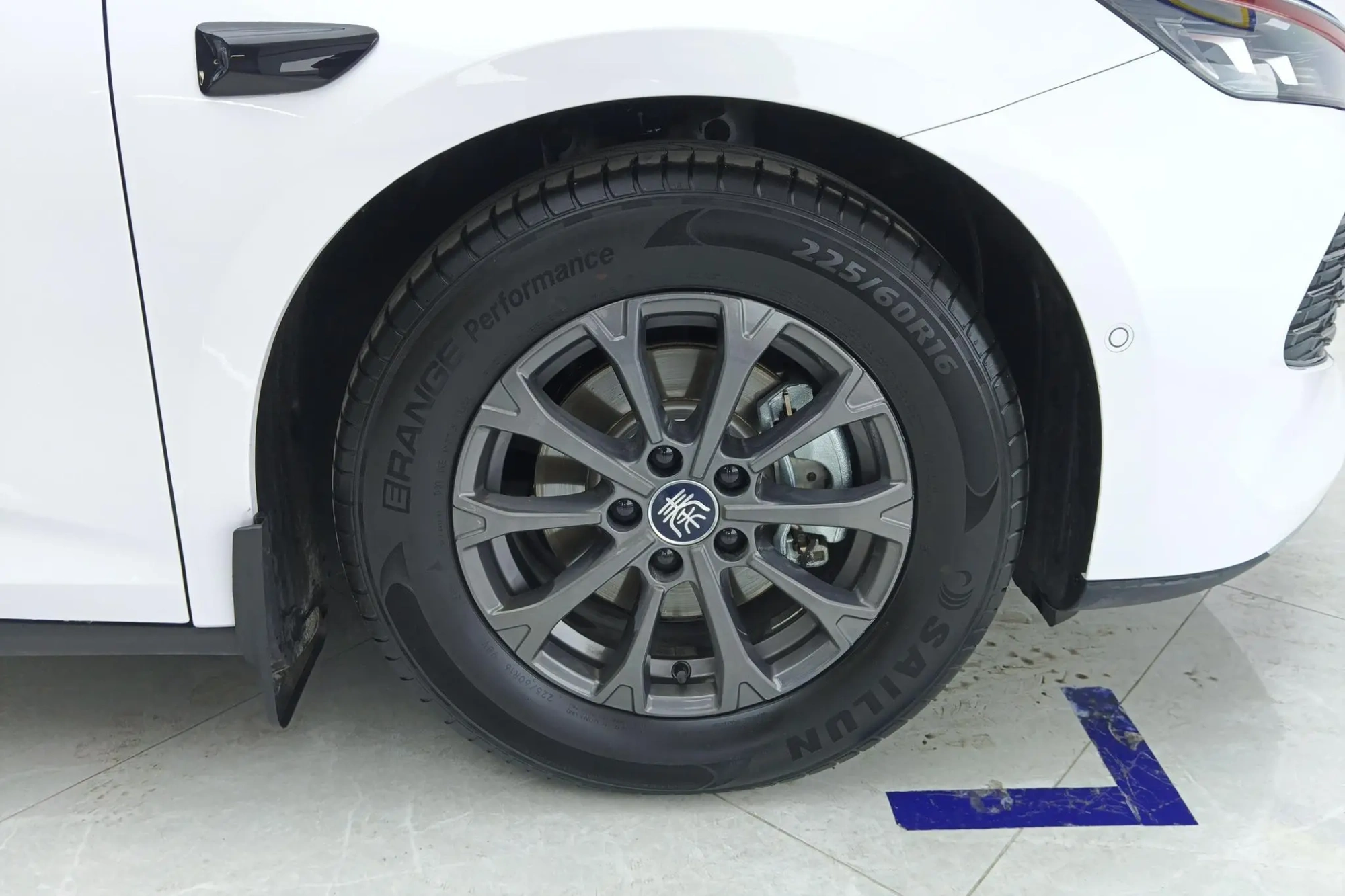 BYD Qin L DM Smart driving version DM-i 80KM leading type