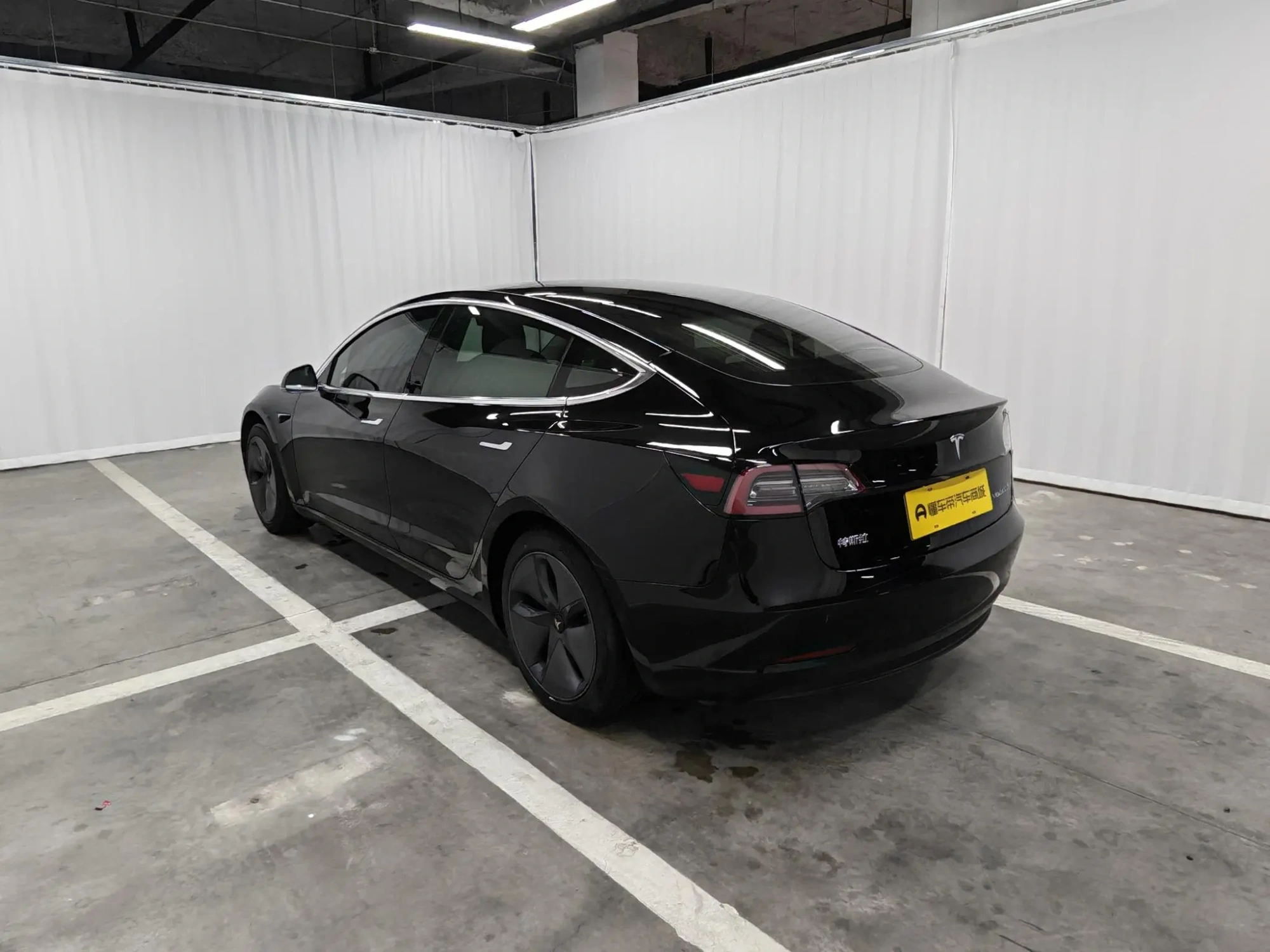 Tesla Model 3 Upgraded version of standard battery life rear drive