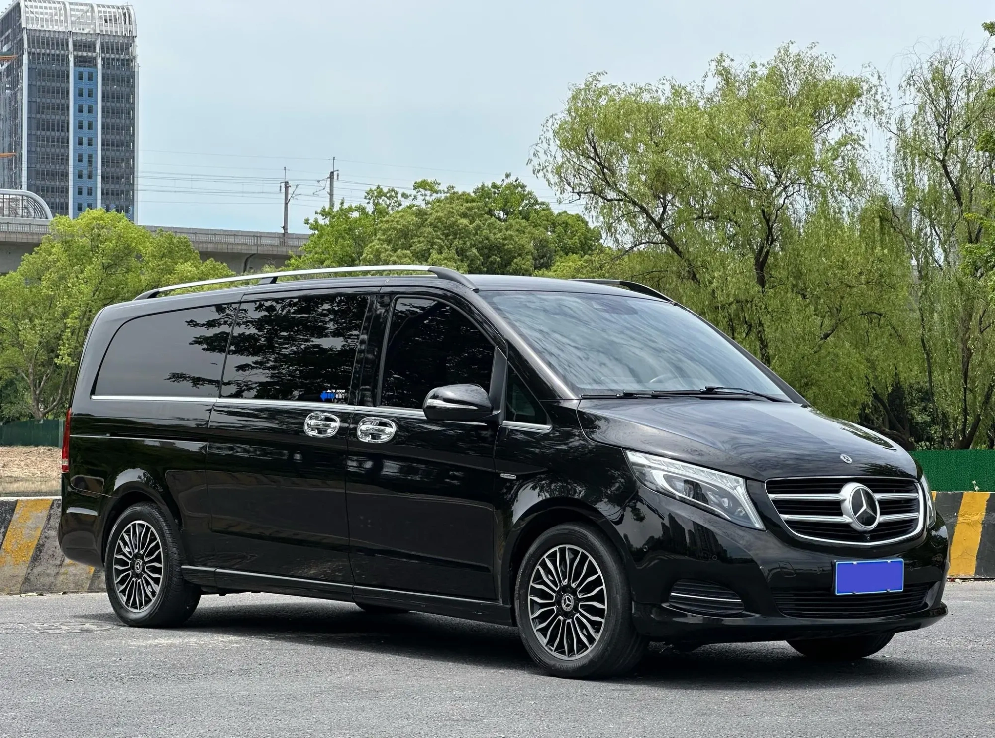 Mercedes-Benz Mercedes-Benz V-class V 260 L Premium Extended Version Country VI