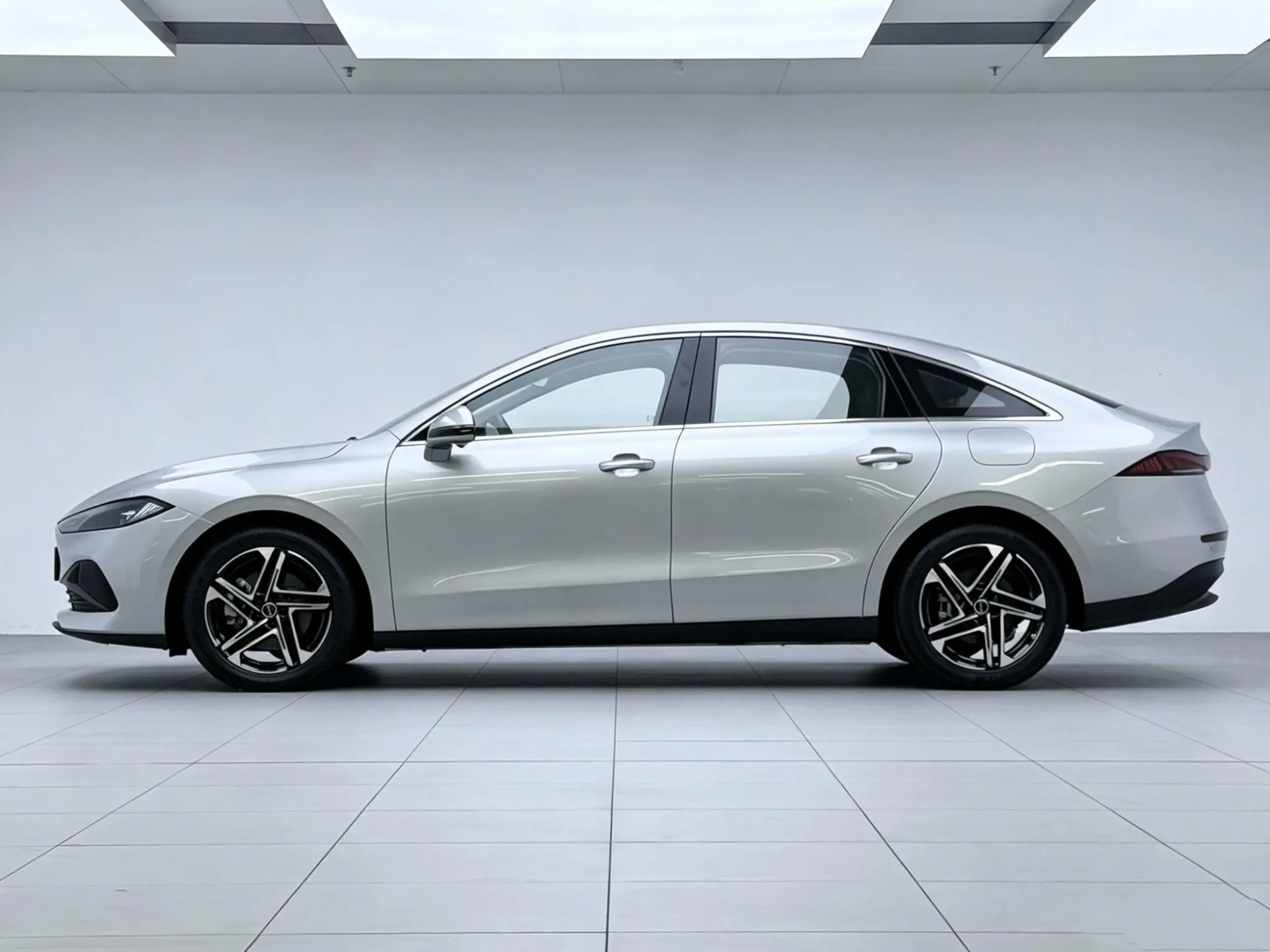 Roewe Roewe D7 DMH 125 Ultimate Edition