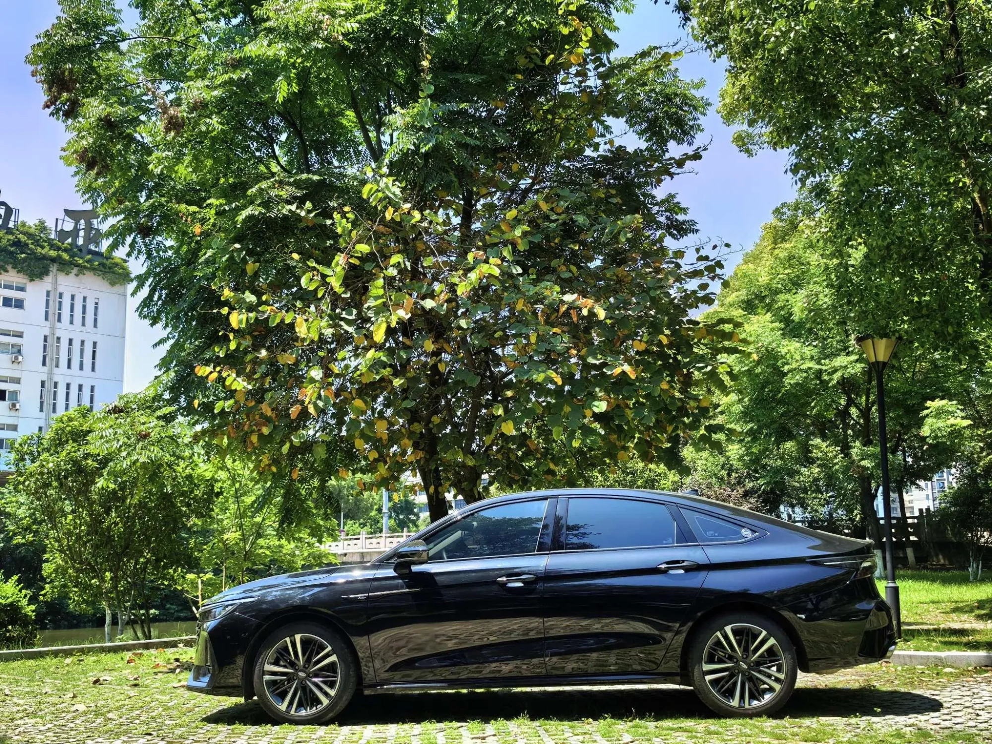 Chery Fulwin Arrizo 8 High-energy version 2.0T DCT royal