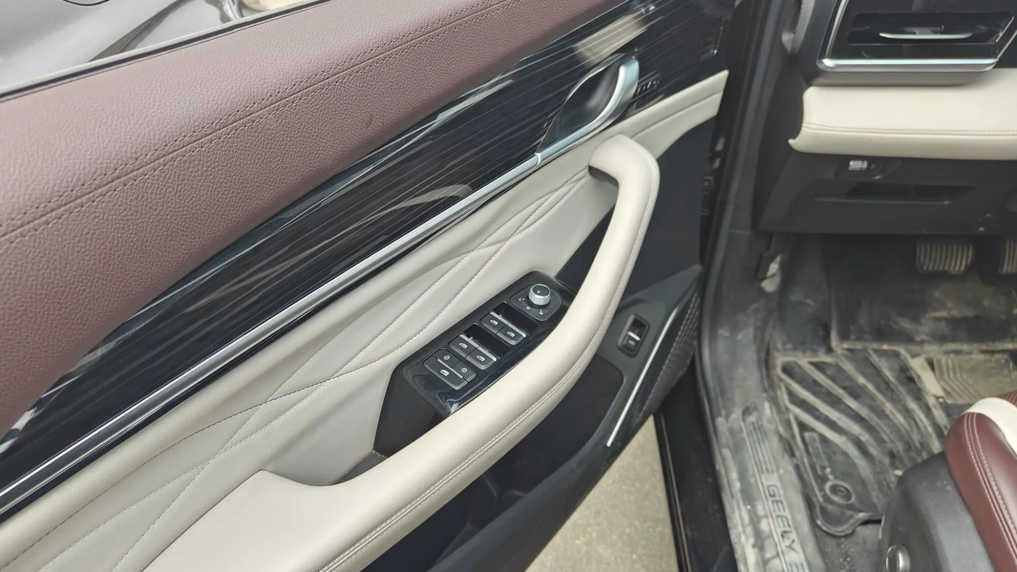 Geely Xingyue L 2.0TD DCT EVO two-wheel drive premium type