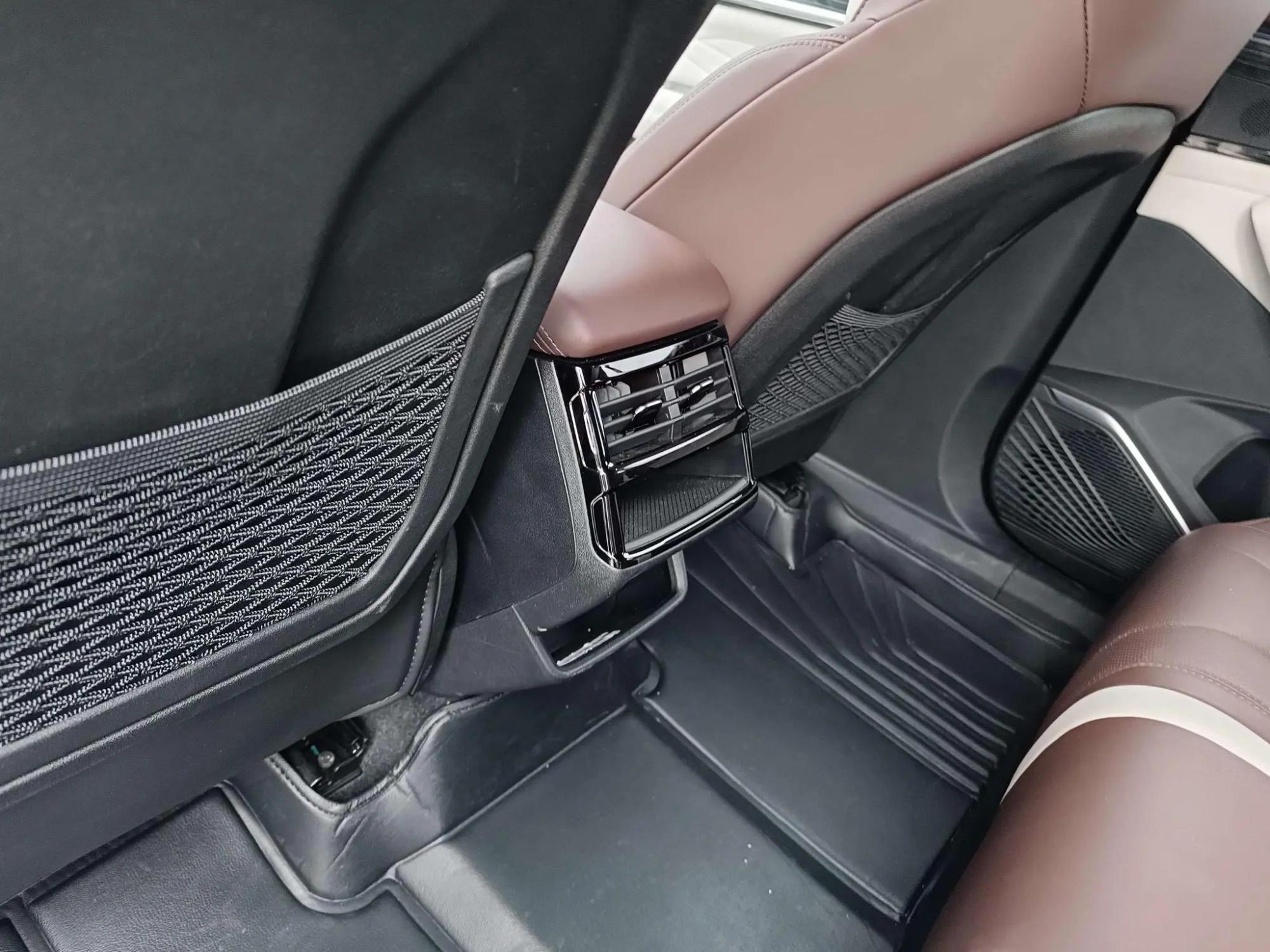 Geely Xingyue L 2.0TD DCT EVO two-wheel drive premium type