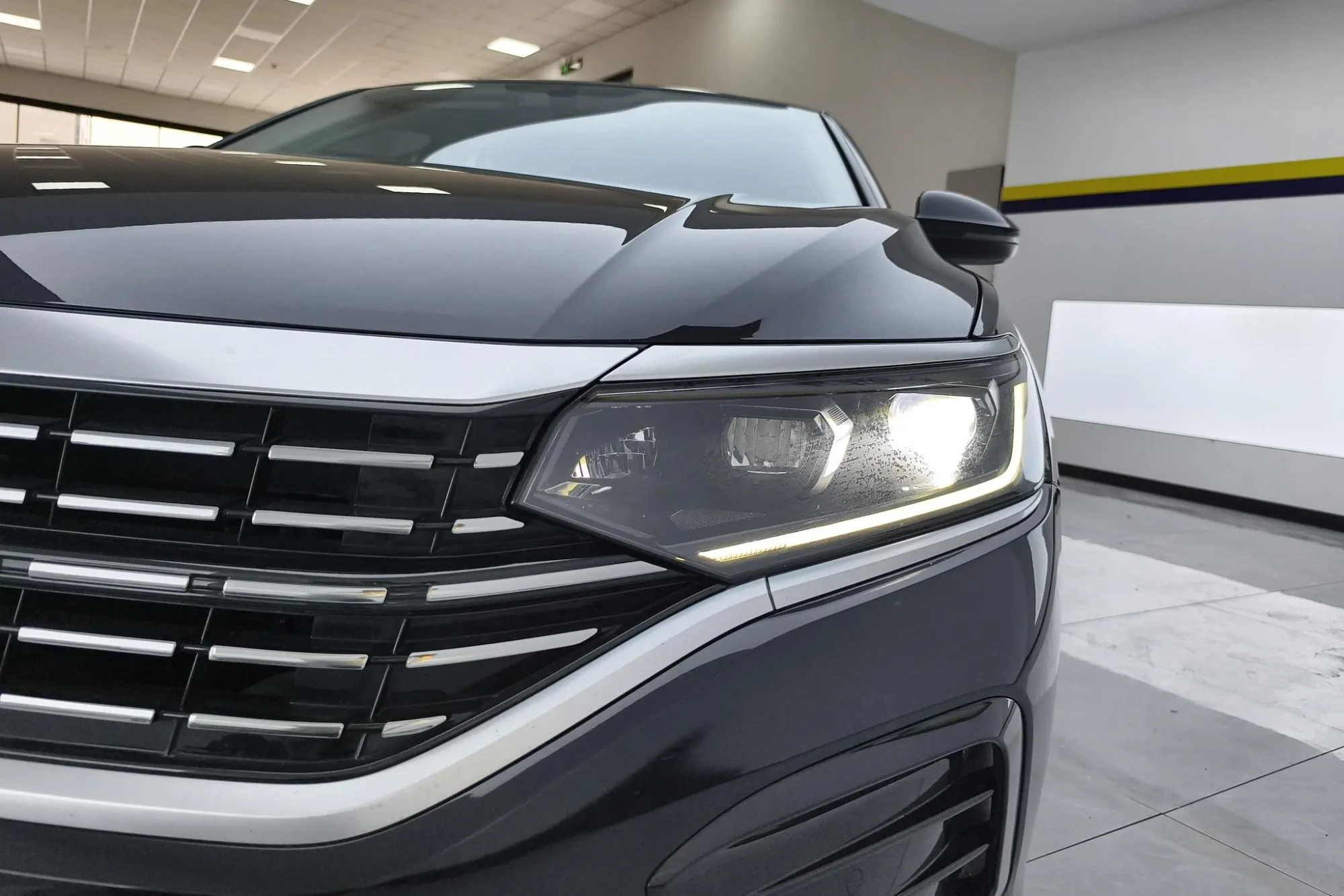 Volkswagen Passat 330TSI Elite Edition