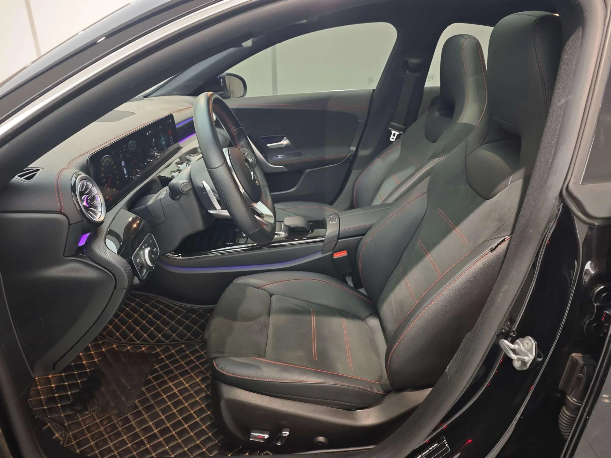 Mercedes-Benz Mercedes-Benz CLA CLA 200 four-door coupe