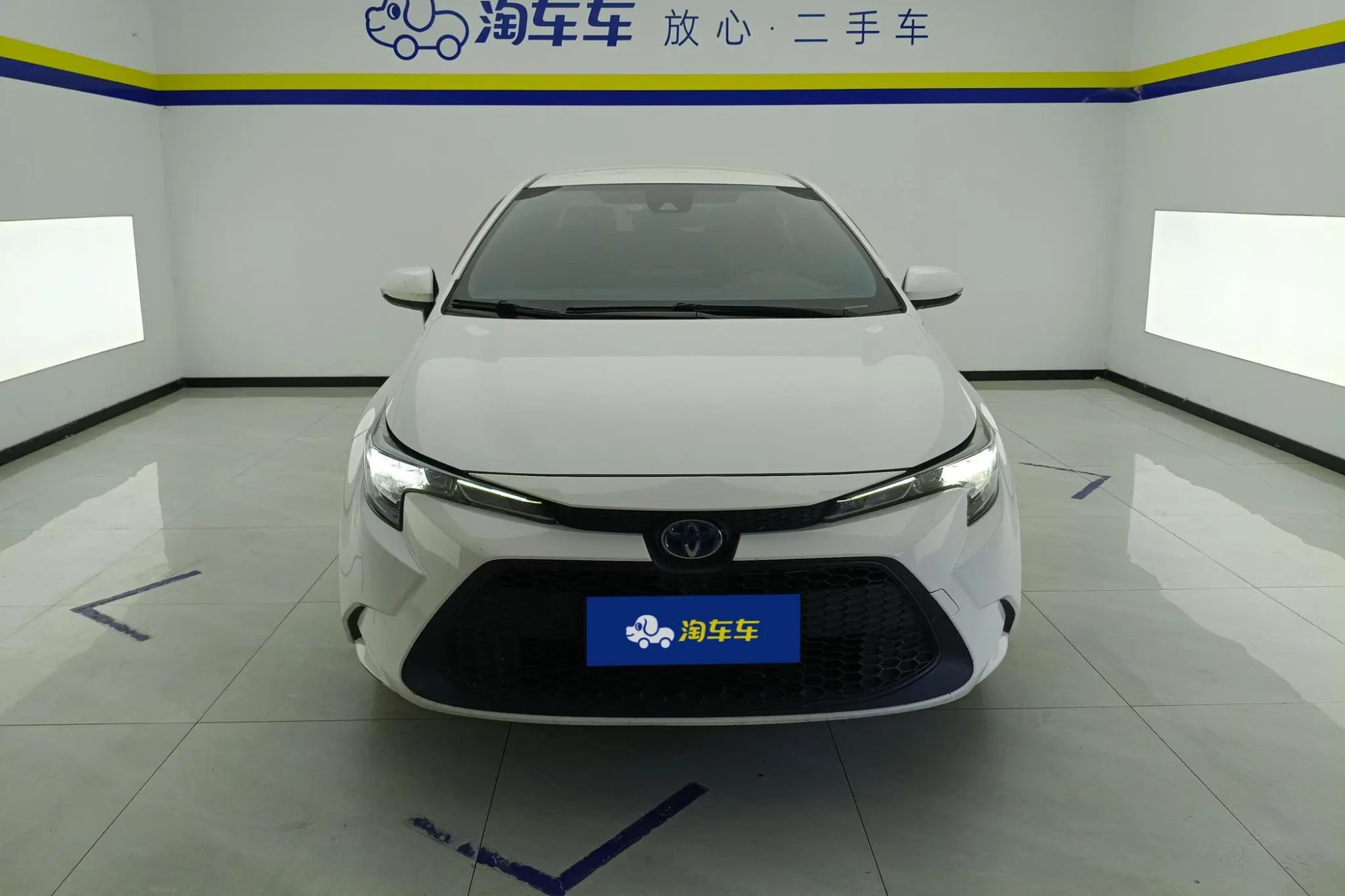 TOYOTA Lei Ling Dual engine 1.8H E-CVT Leading version