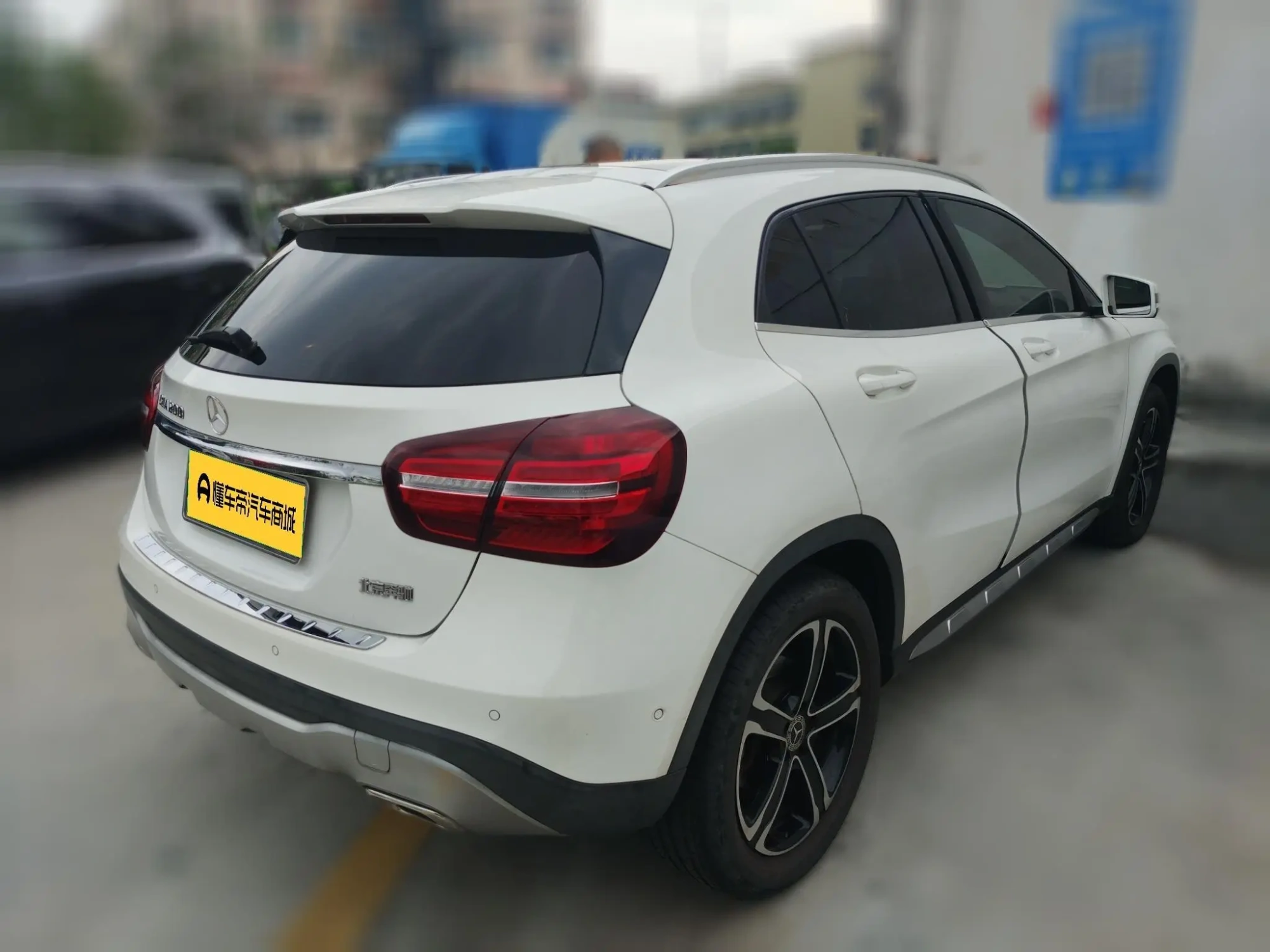 Mercedes-Benz Mercedes-Benz GLA GLA 200 fashion type