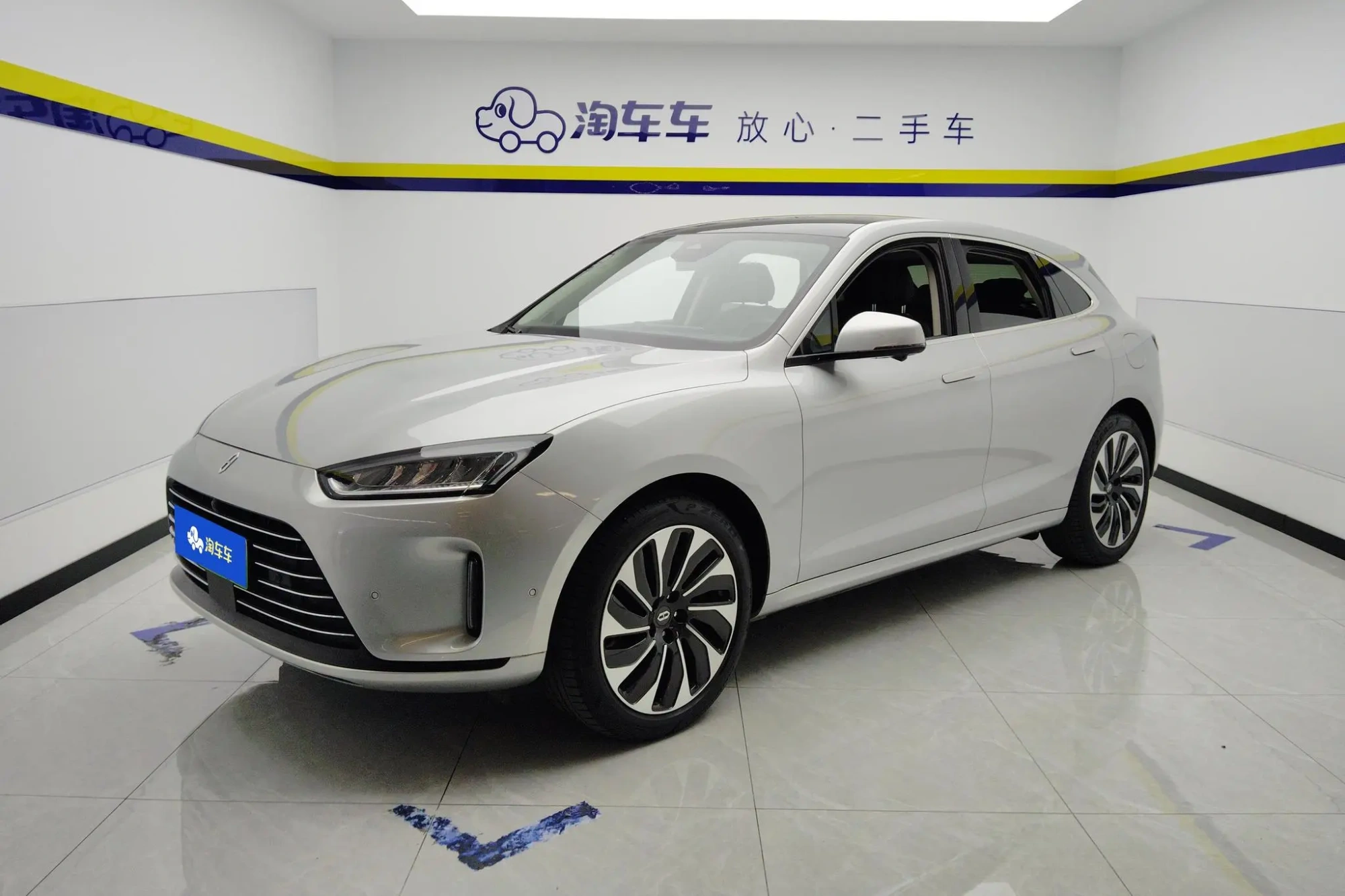 AITO Ask the world M5 Extended range Four-wheel drive Ultimate Edition
