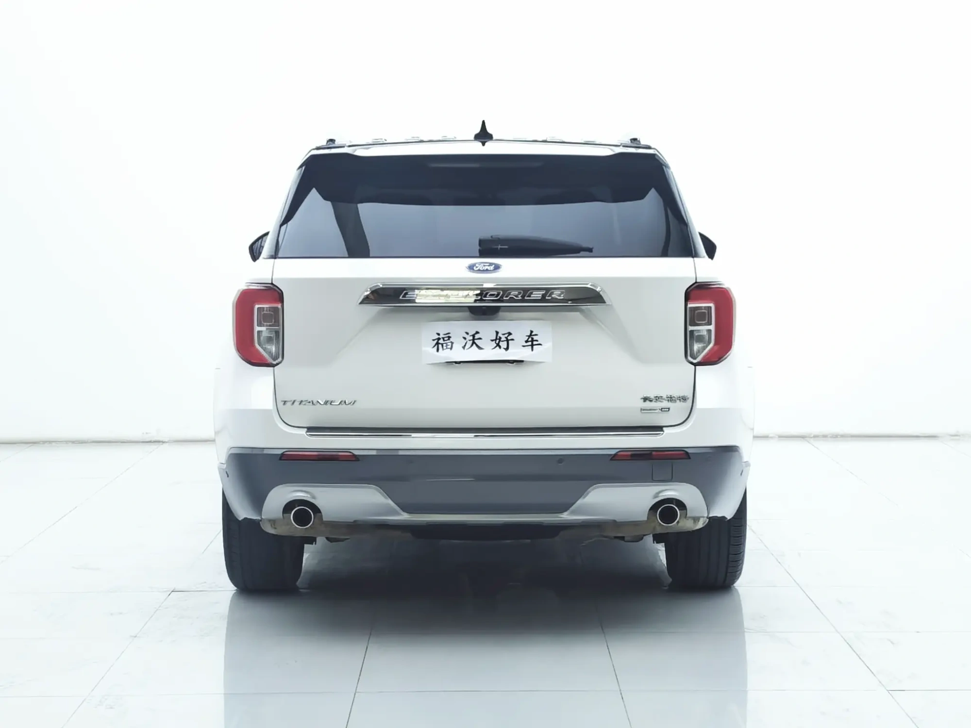 Ford Explorer EcoBoost 285 four-wheel drive titanium version 6 seats