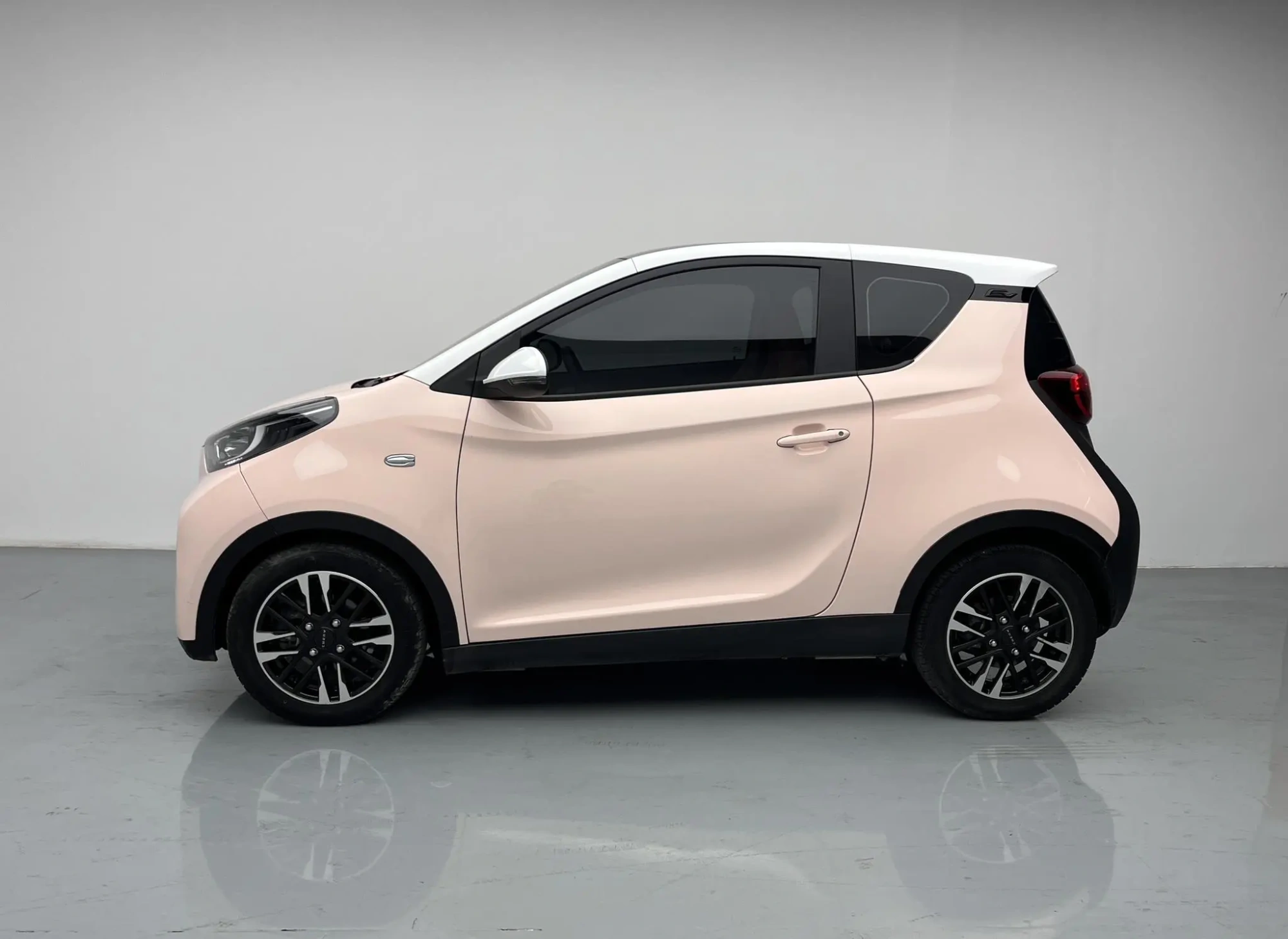 Chery Fulwin Little ant Sweet powder semi-sugar version lithium iron phosphate 30.7 kWh 30kW 301km