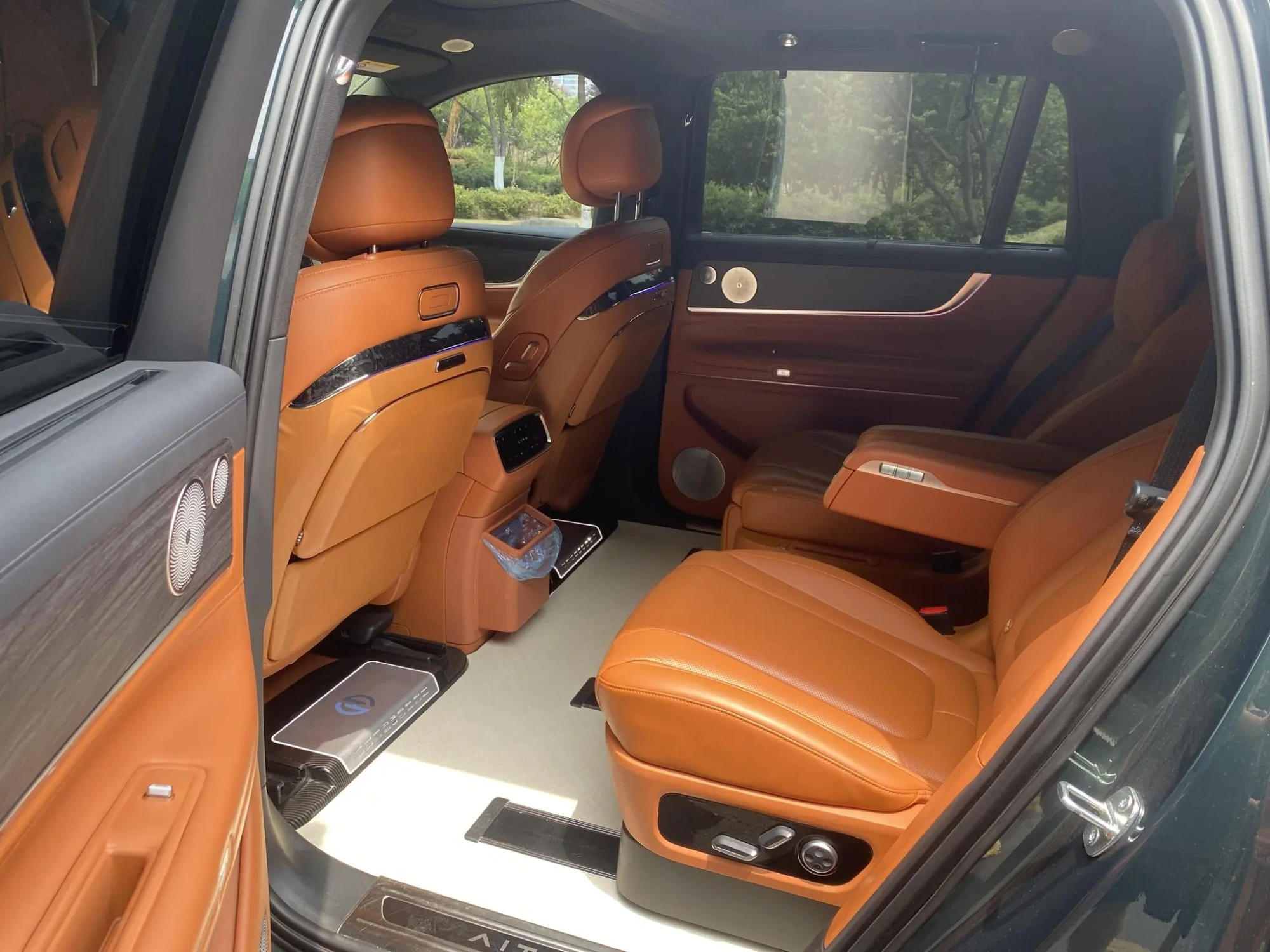 AITO Ask the world M9 Extended range Max six-seater version
